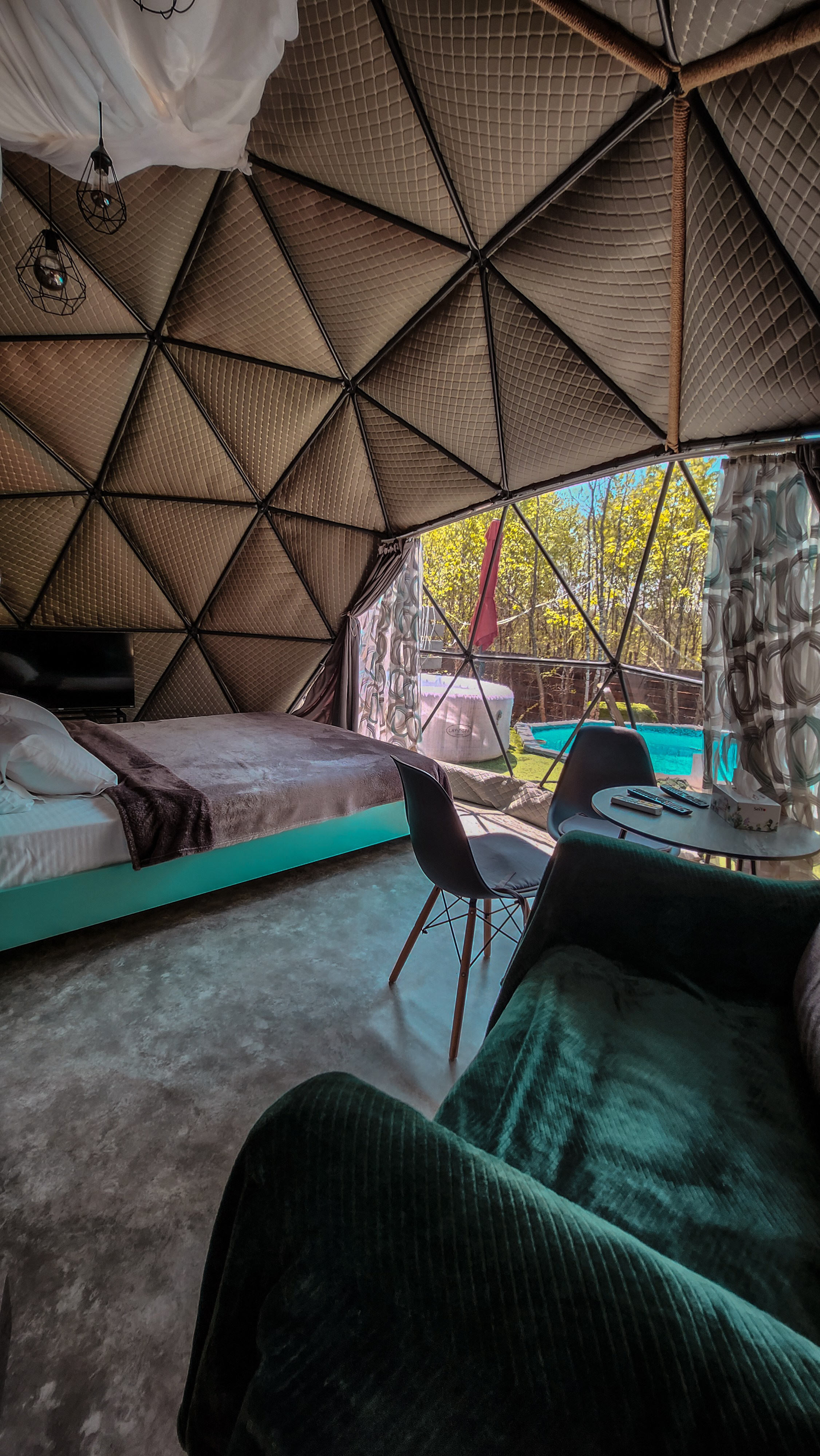 Геокупол фото. Вгости. Посуточная аренда дома во Владивостоке, баня с чаном. Теплый бассейн, геокупол. Аренда дома во Владивостоке, Надеждинском районе