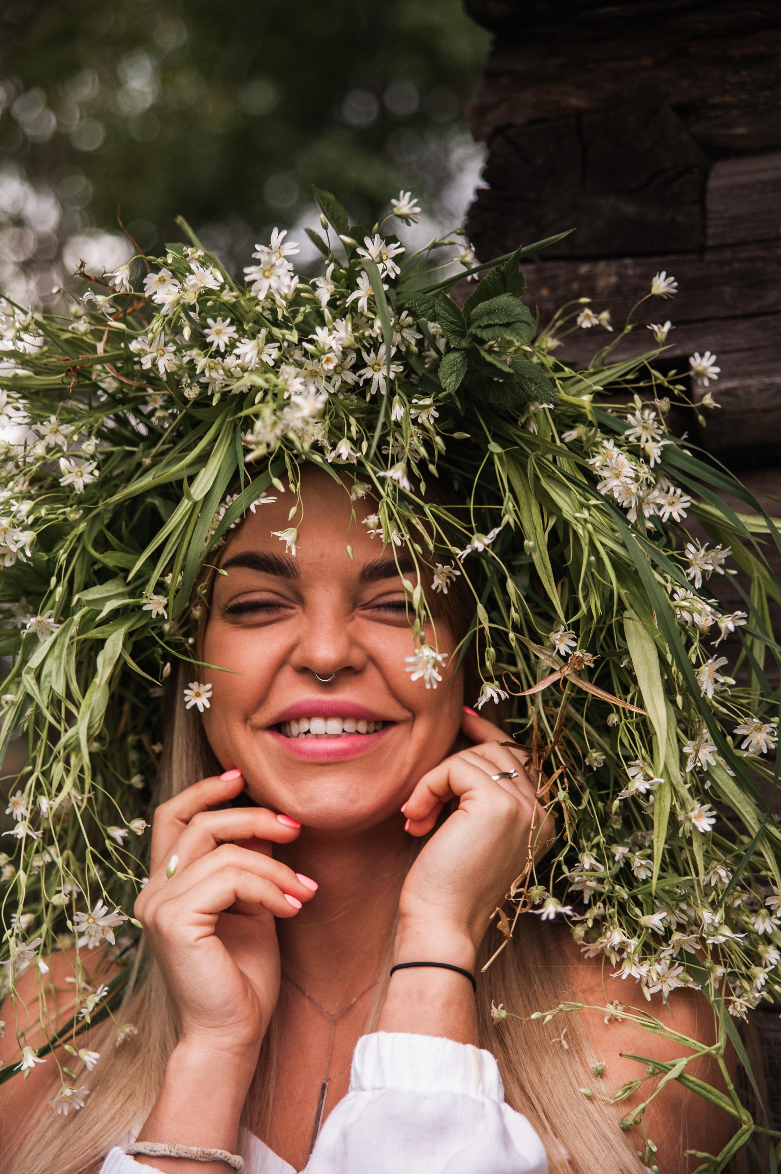 Фотосессия в яблонях. Свадебный и семейный фотограф в городе Смоленске