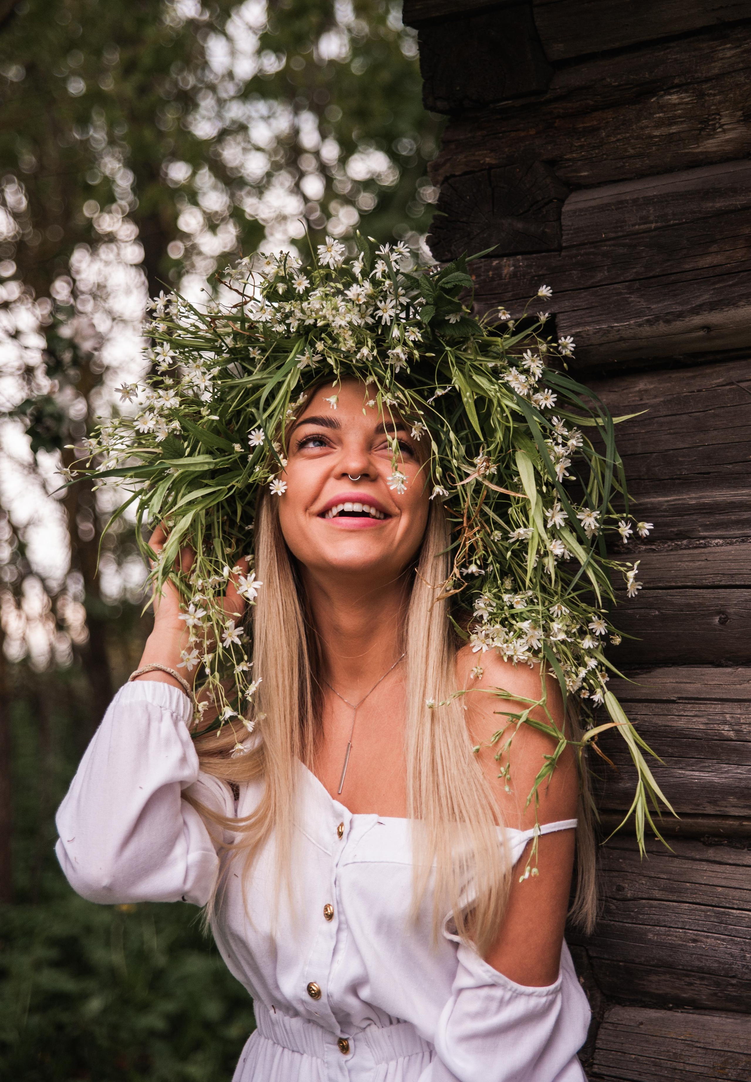 Фотосессия в яблонях. Свадебный и семейный фотограф в городе Смоленске