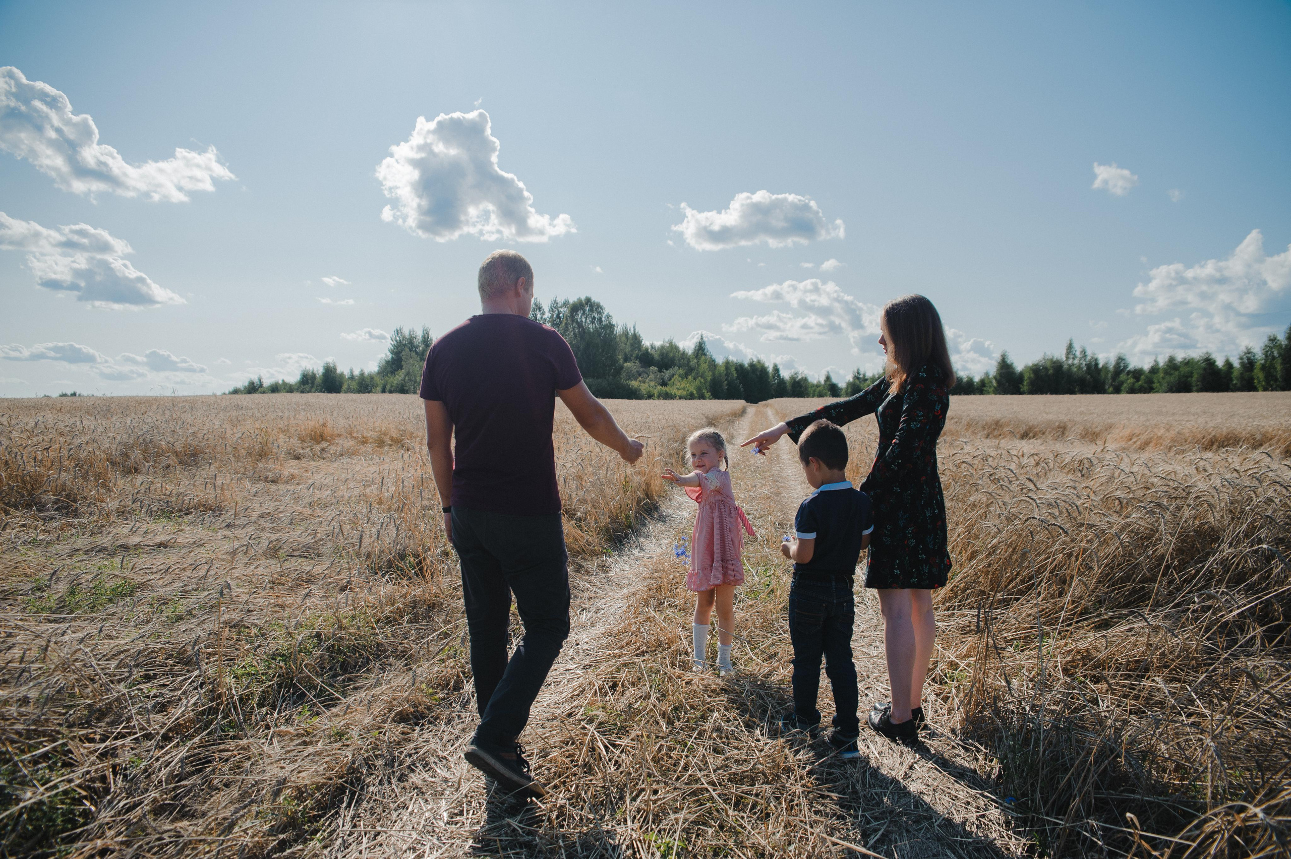 Кир Ира Саша Сеня. Свадебный и семейный фотограф в городе Смоленске