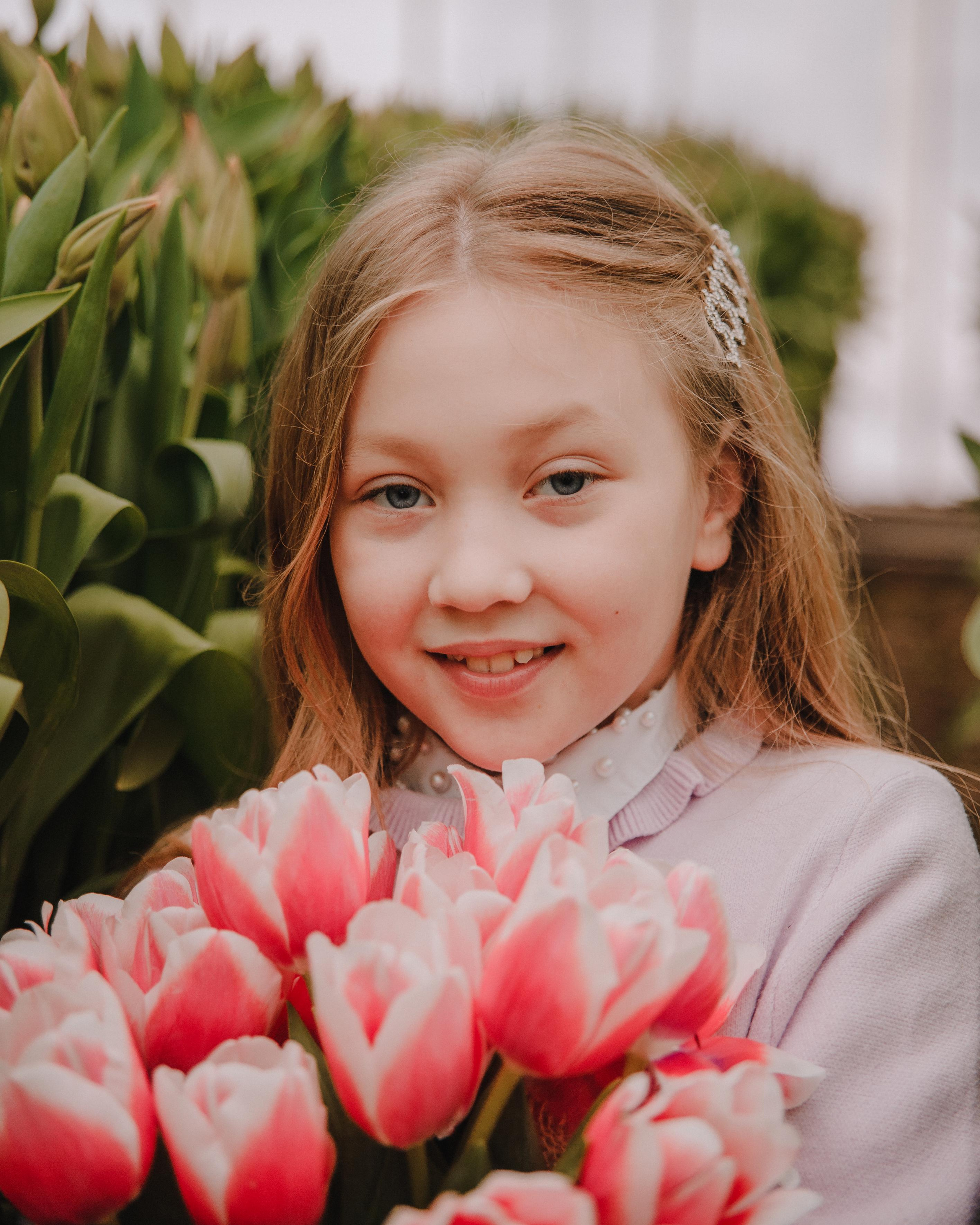 Фотосессия в тюльпанах. Свадебный и семейный фотограф в городе Смоленске