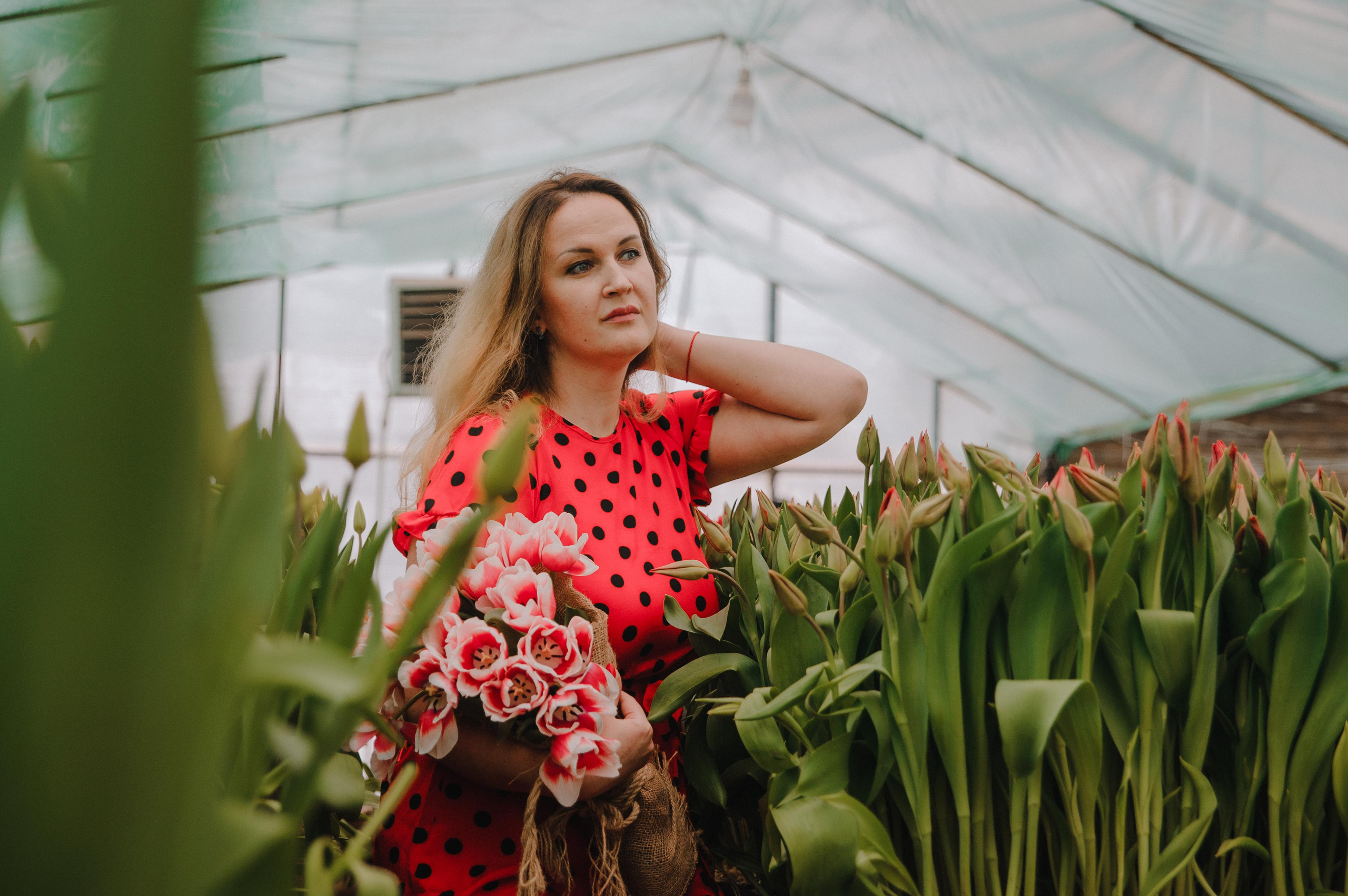 Фотосессия в тюльпанах. Свадебный и семейный фотограф в городе Смоленске