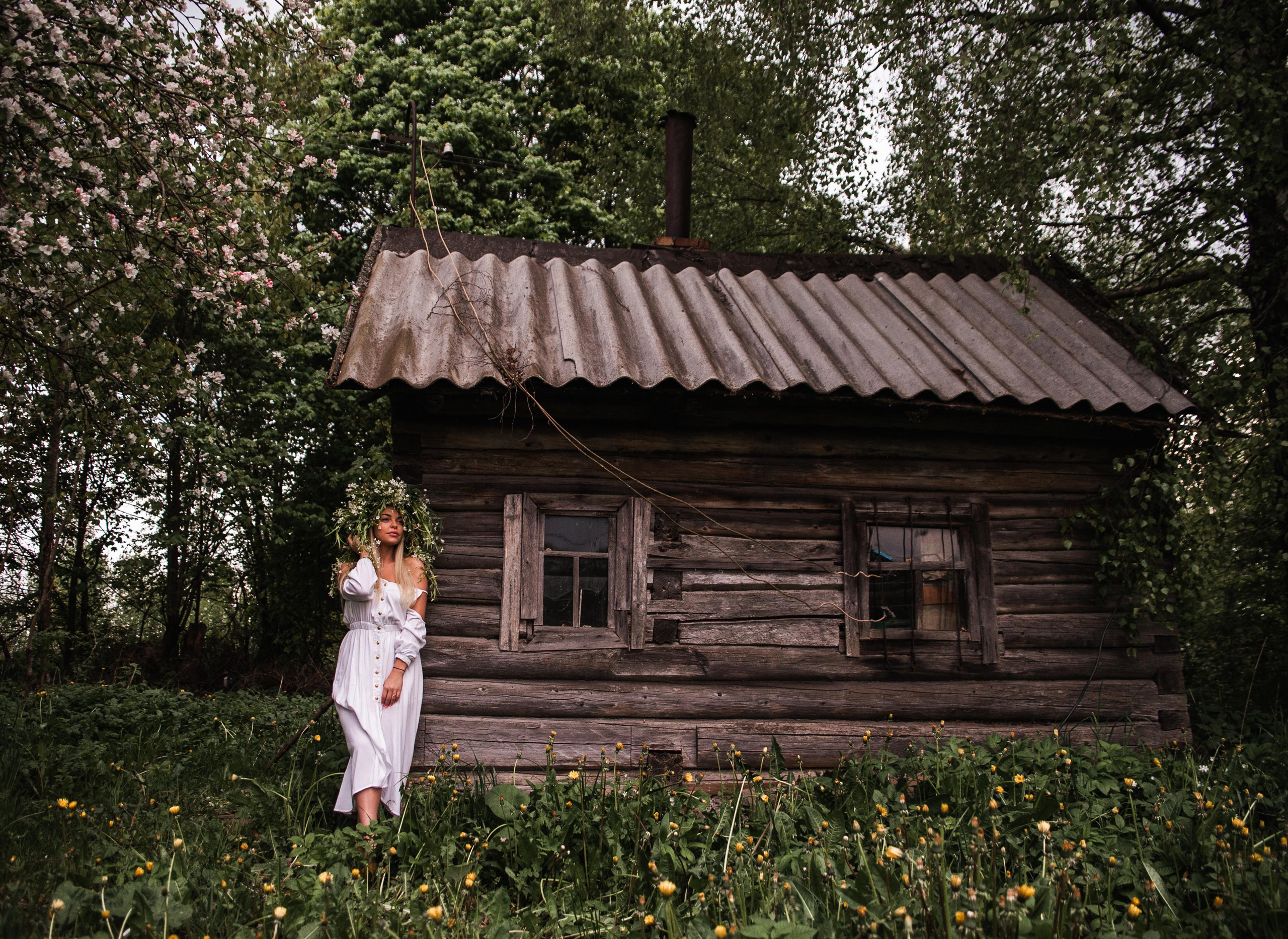 Фотосессия в яблонях. Свадебный и семейный фотограф в городе Смоленске