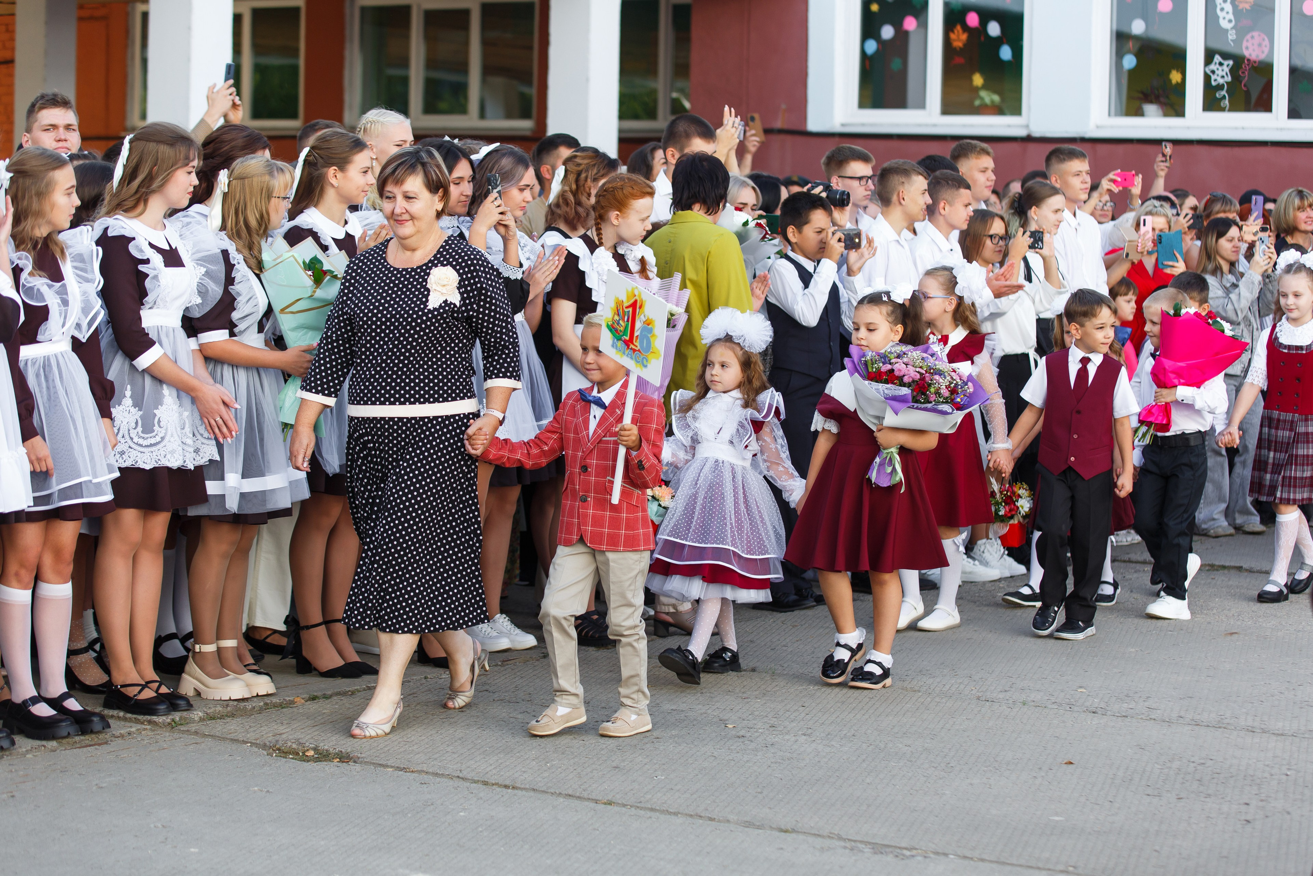01 СЕНТЯБРЯ 2024 (МБОУ г. Мценска «Средняя школа № 9»). Профессиональный фотограф в Мценске и Орловской области