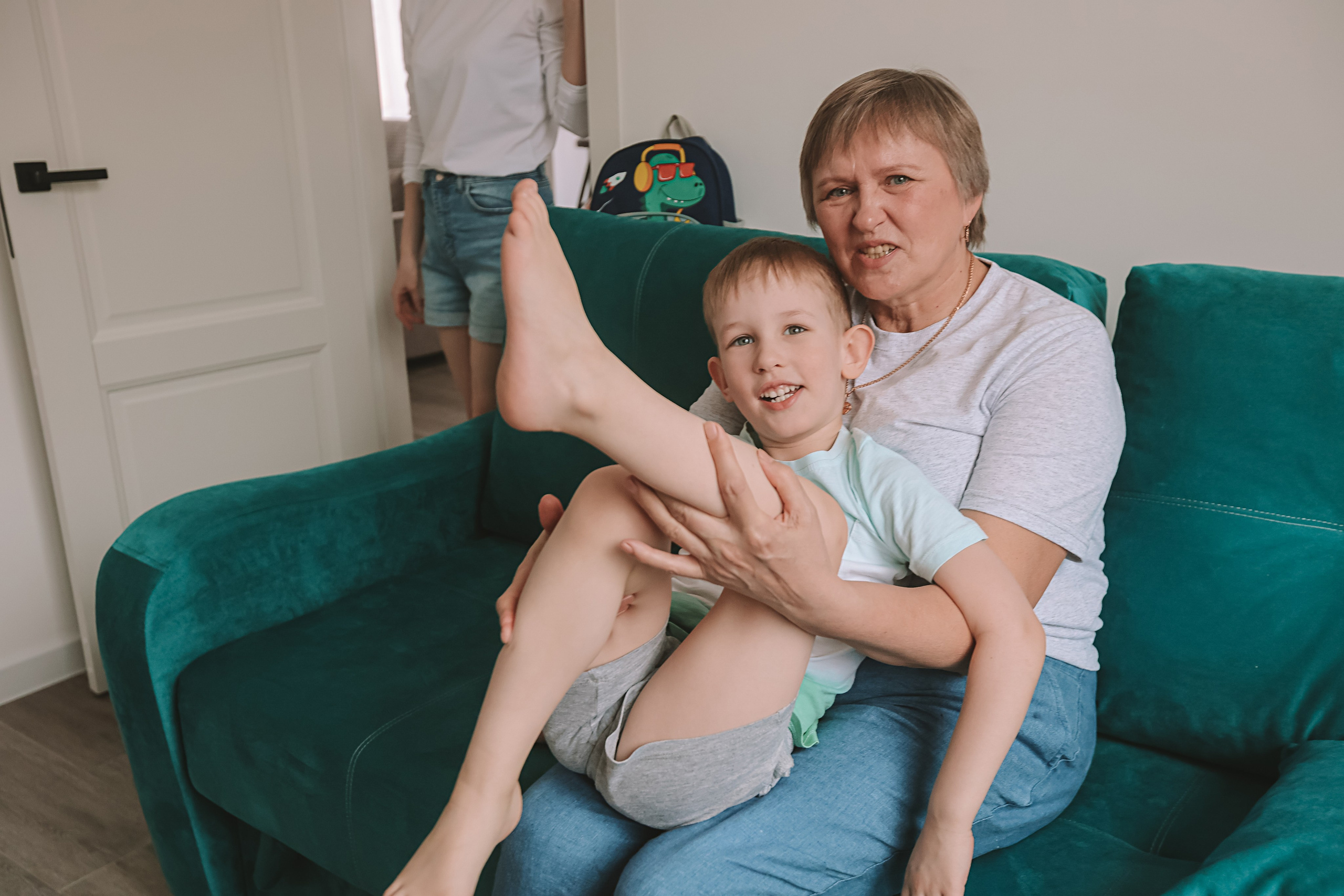 Семейная в домике (репортаж). Семейный фотограф Тюмень, фотограф на роды Салмина Мария