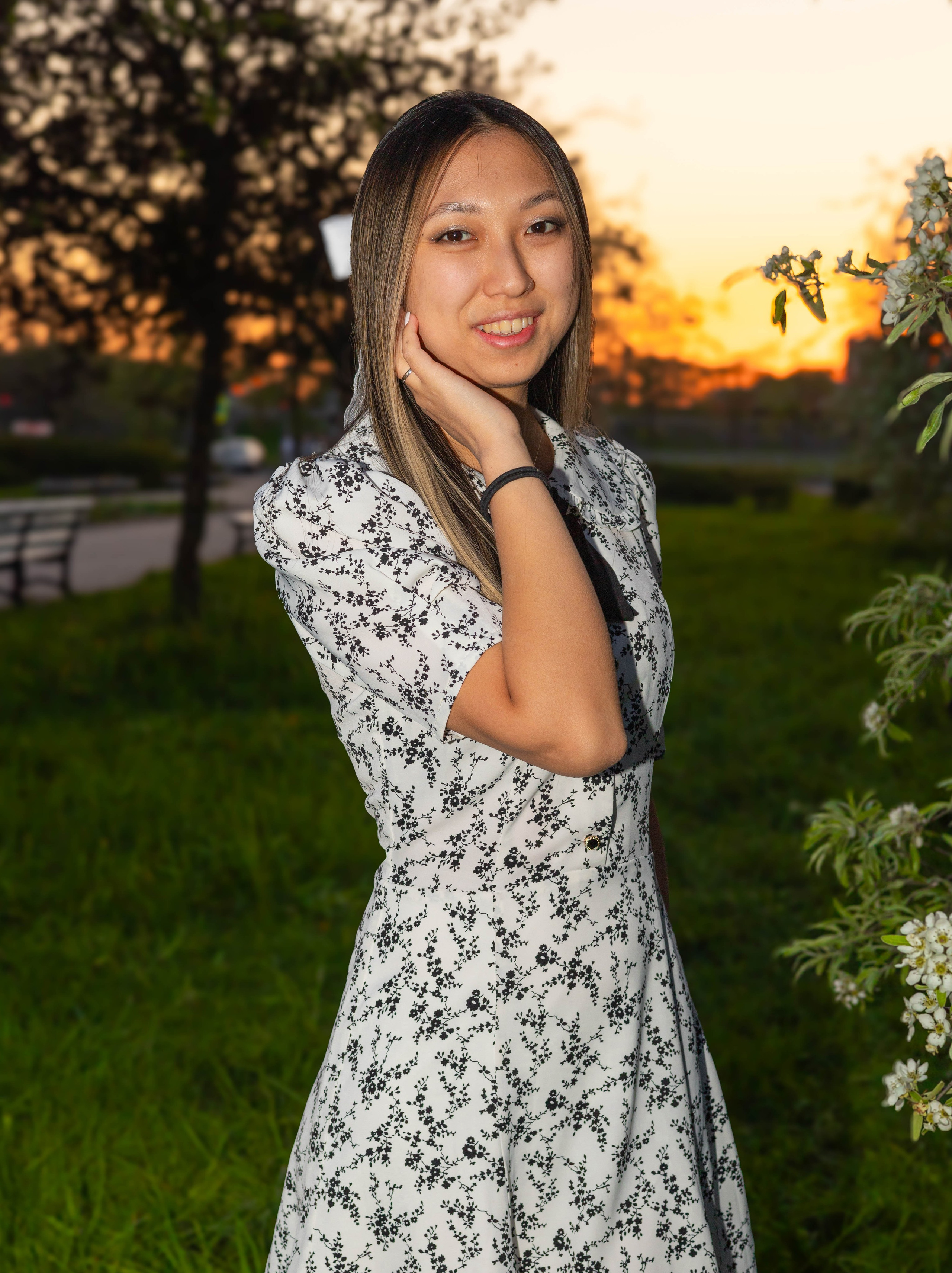 Виктория. Яблоневый сад. Портретный фотограф Панферова Регина г. Санкт-Петербург, г. Казань