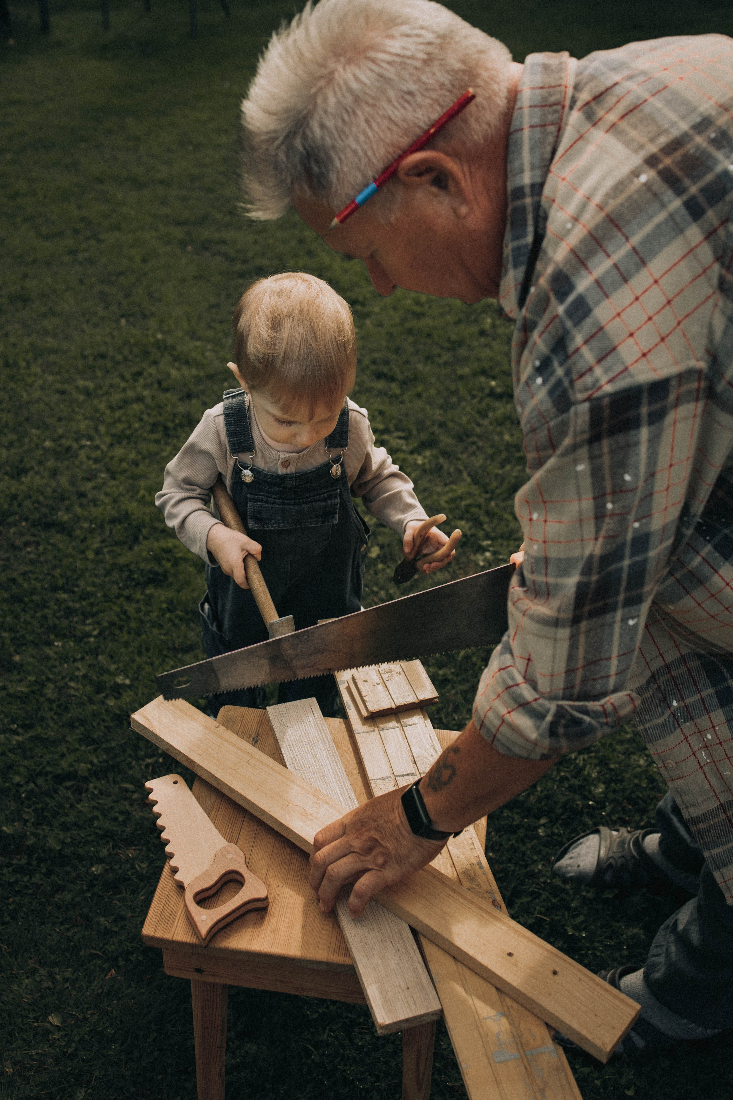 Стройка с дедом. Фотограф lifestylе в Москве Пшеничная Анастасия