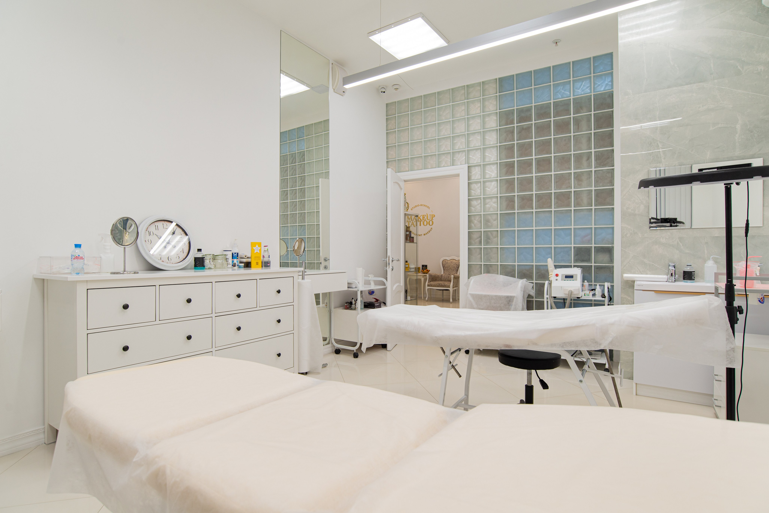 Интерьерная съёмка салонов красоты Makeup Tattoo. Репортажный и персональный фотограф в Москве