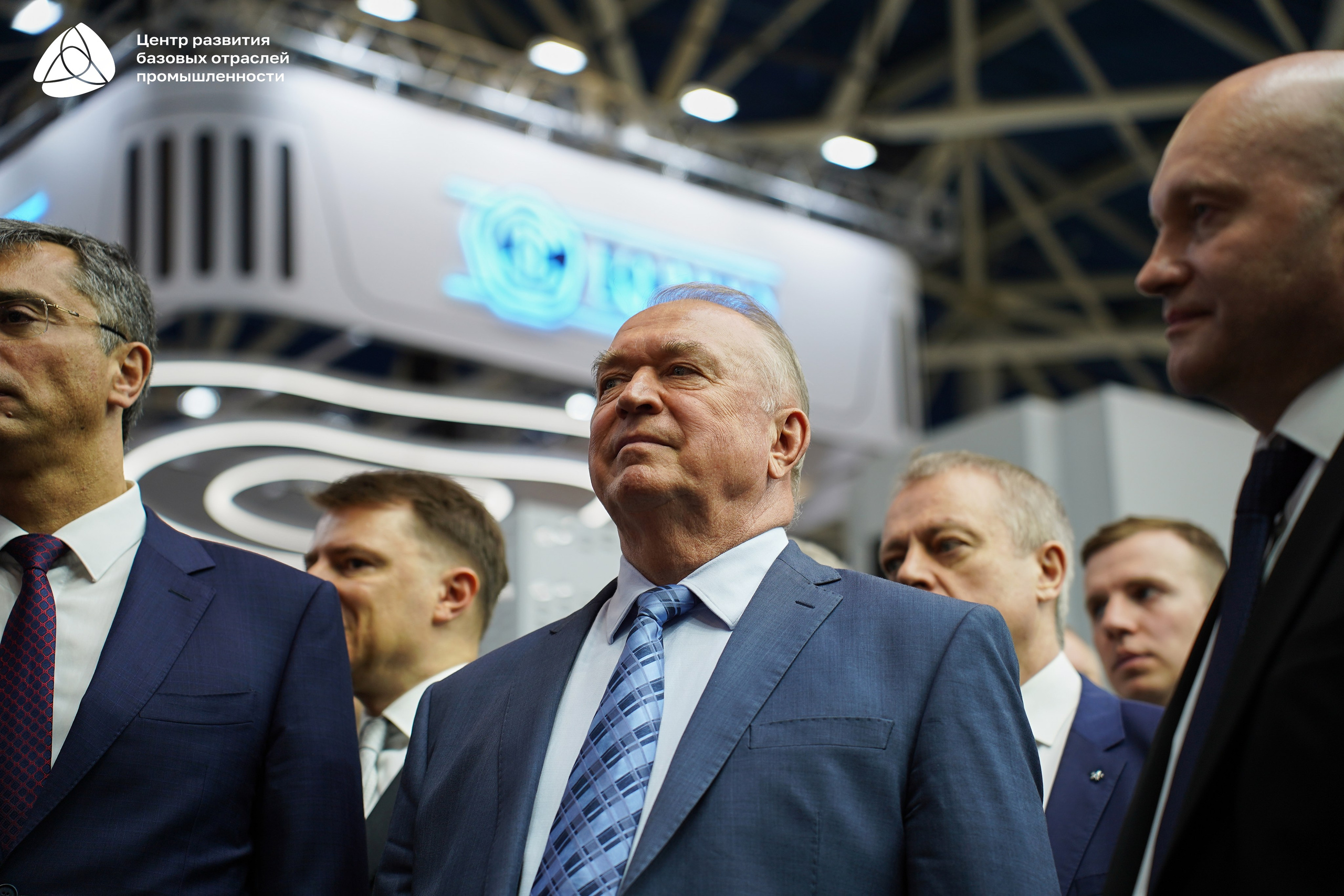 ЭКСПОЦЕНТР Алиханов. Фотограф