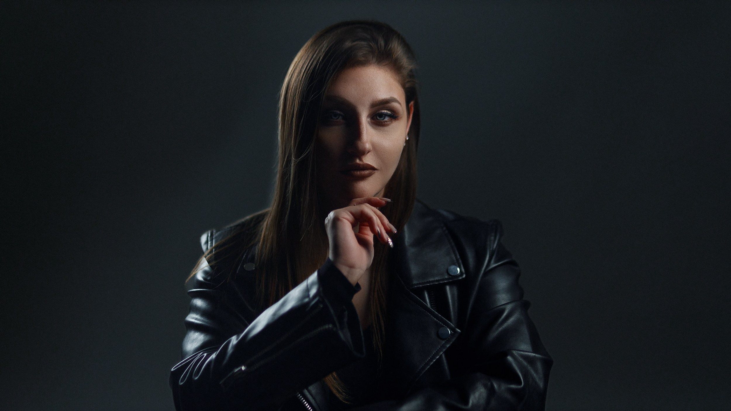 Юля — In The Shadows. Женский фотограф в Магнитогорске Шапошников Данил