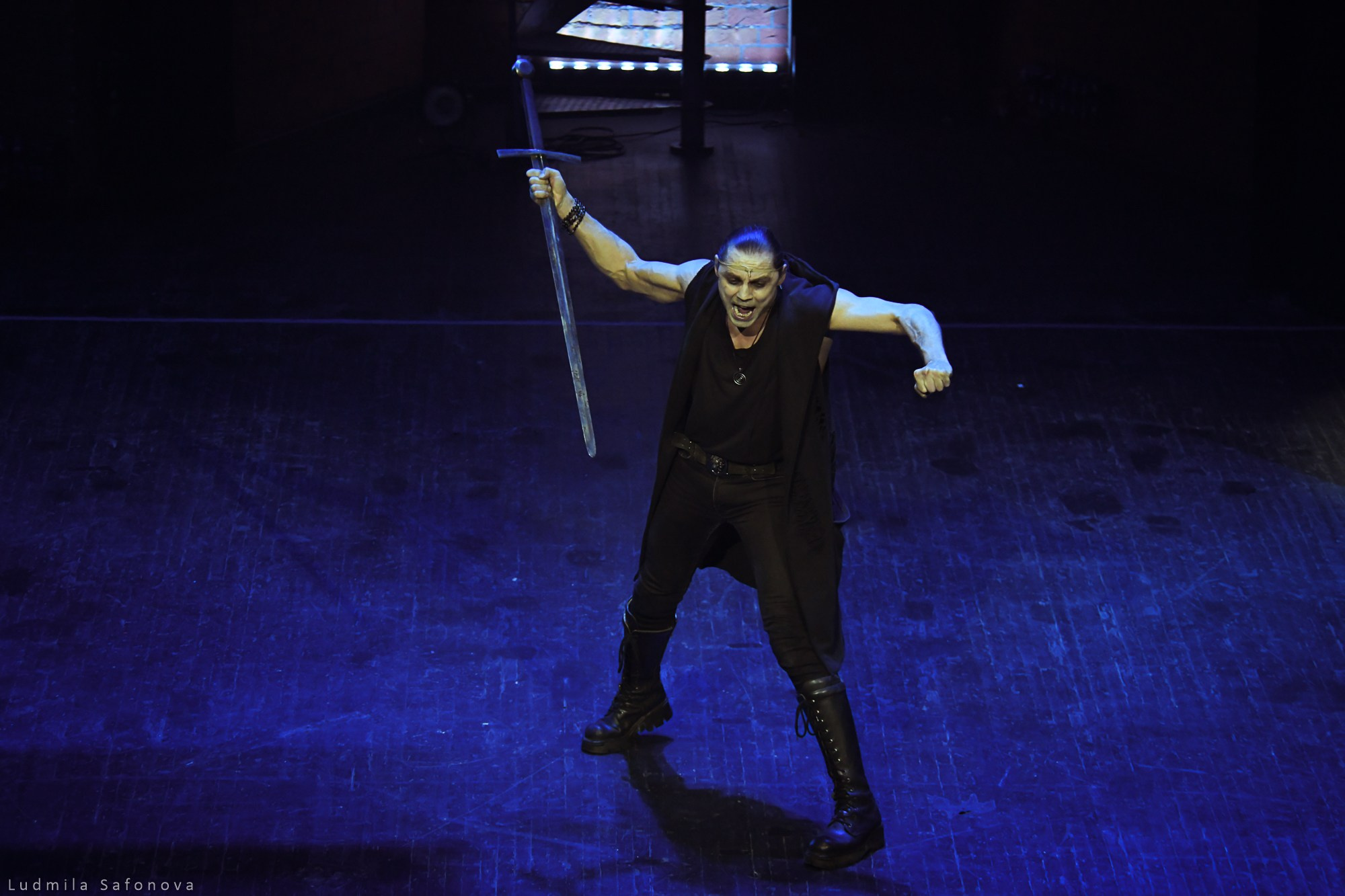 Скорпи-он. Дмитрий Бозин. Театр Виктюка. Lucytheatre