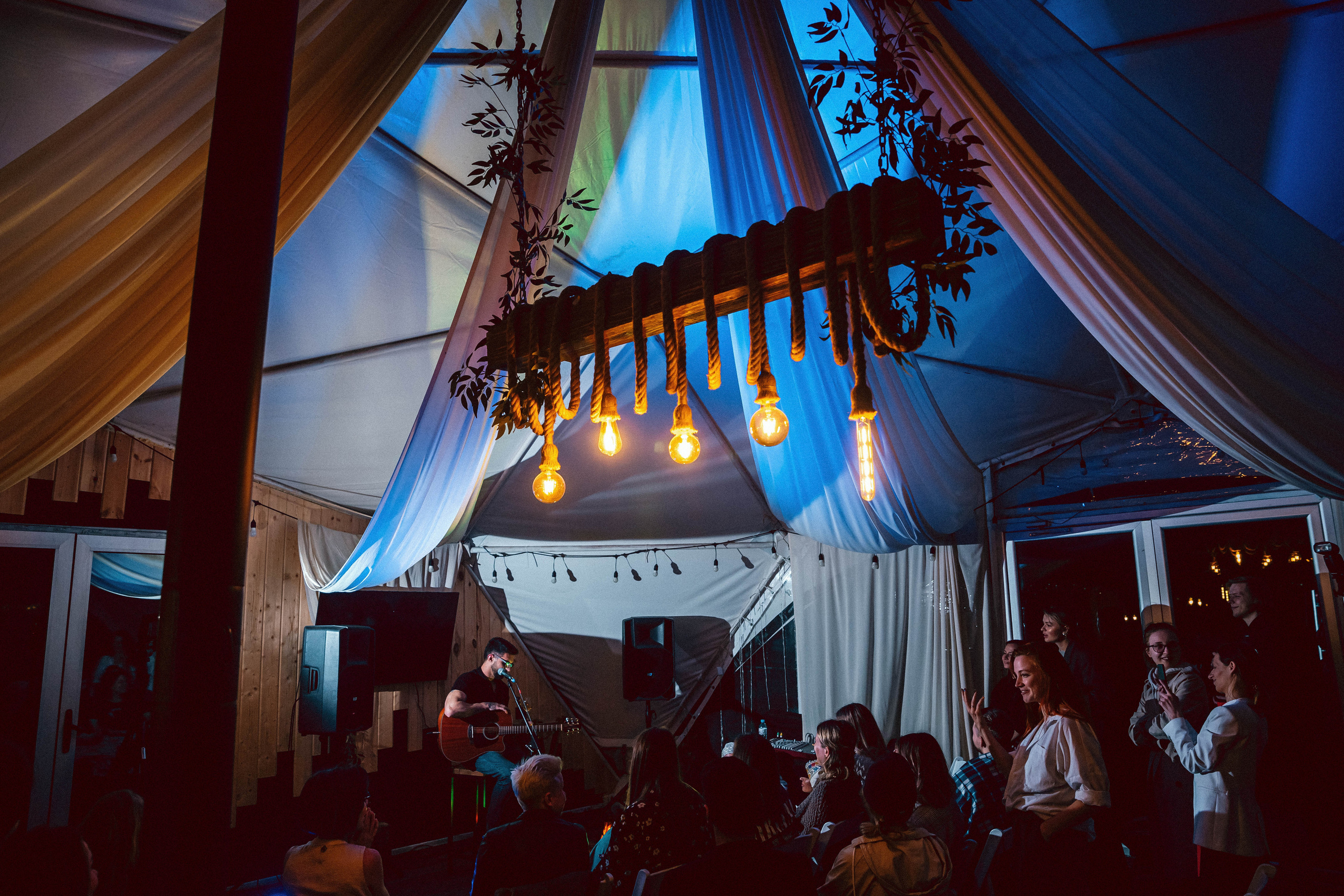 Репортажная съёмка networking Tbilisi концерт Merab Amzoevi. Свадебный фотограф Грузия Тбилиси