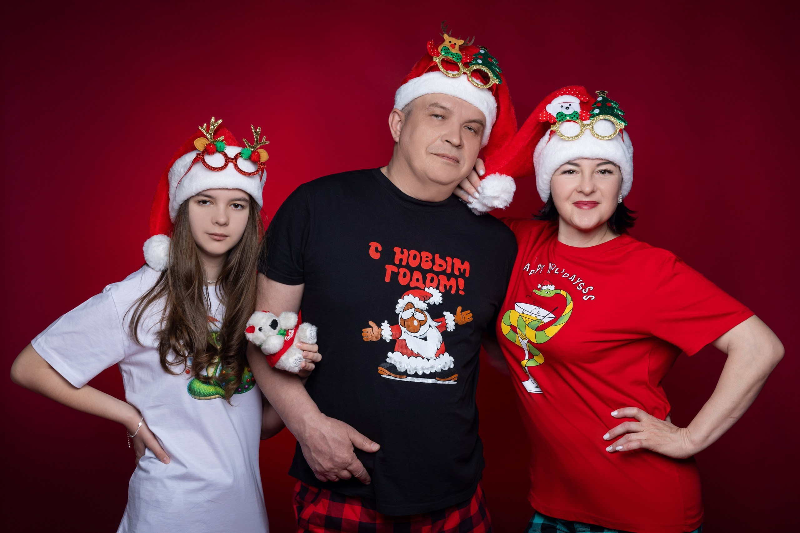 Семейная новогодняя съемка на фонах. Фотограф в Туле Крупский АнДРей. Фотостудия «КАДР71» в Туле