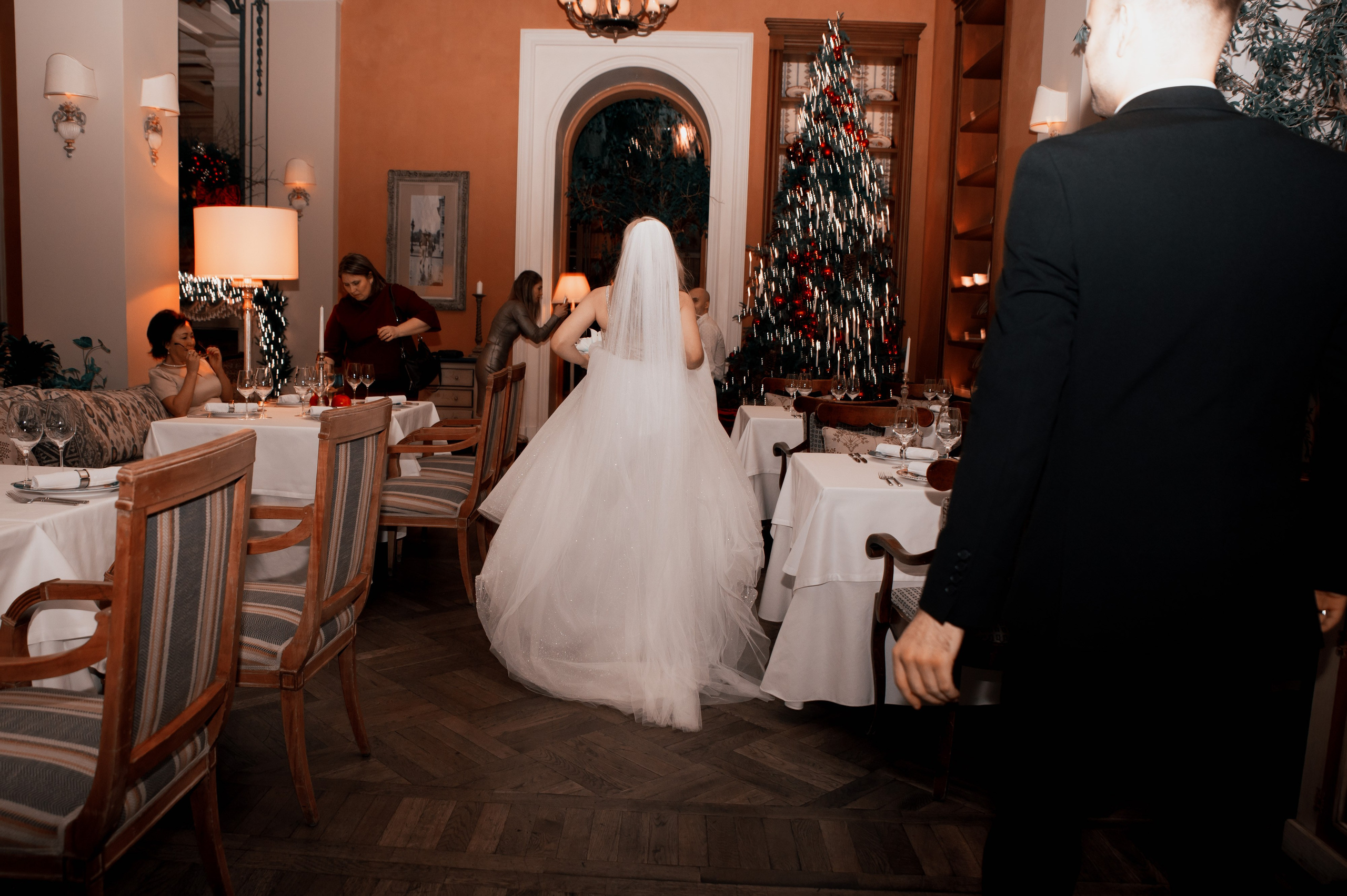 Свадебная фотосессия в Radisson Collection Hotel мск. Свадебный и портретный фотограф в Москве Жердев Даниил