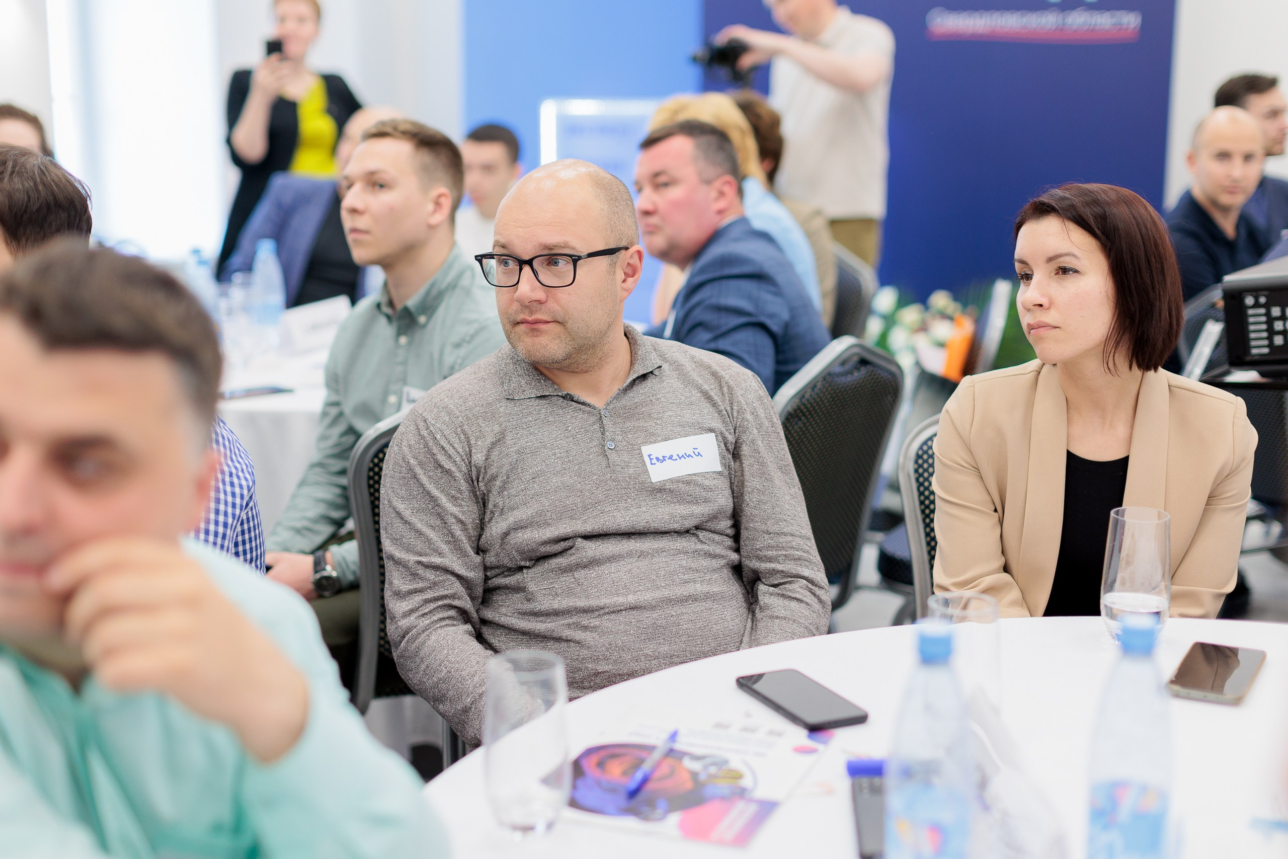 Фотограф для съемки награждения на корпоративной премии. Контент для бизнеса в Екатеринбурге Полдень Медиа