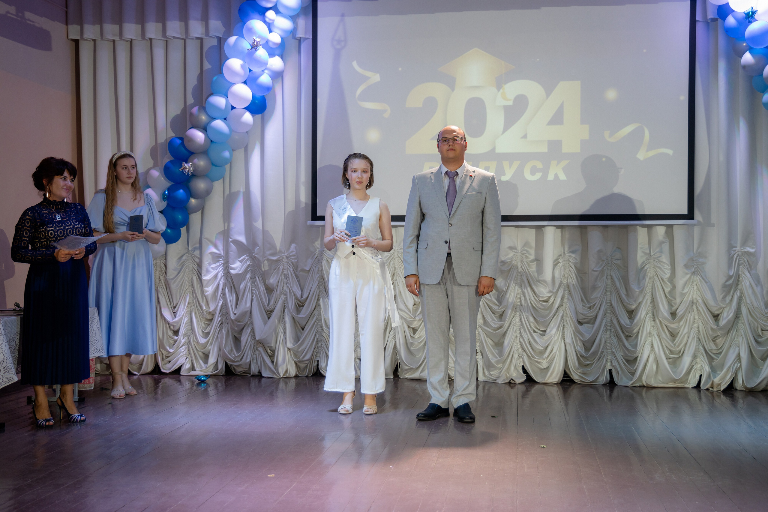 Школьный выпускной 2024 год в Соколе (Минск). Свадебный фотограф в Минске/Беларуси Сергей Спиридонов