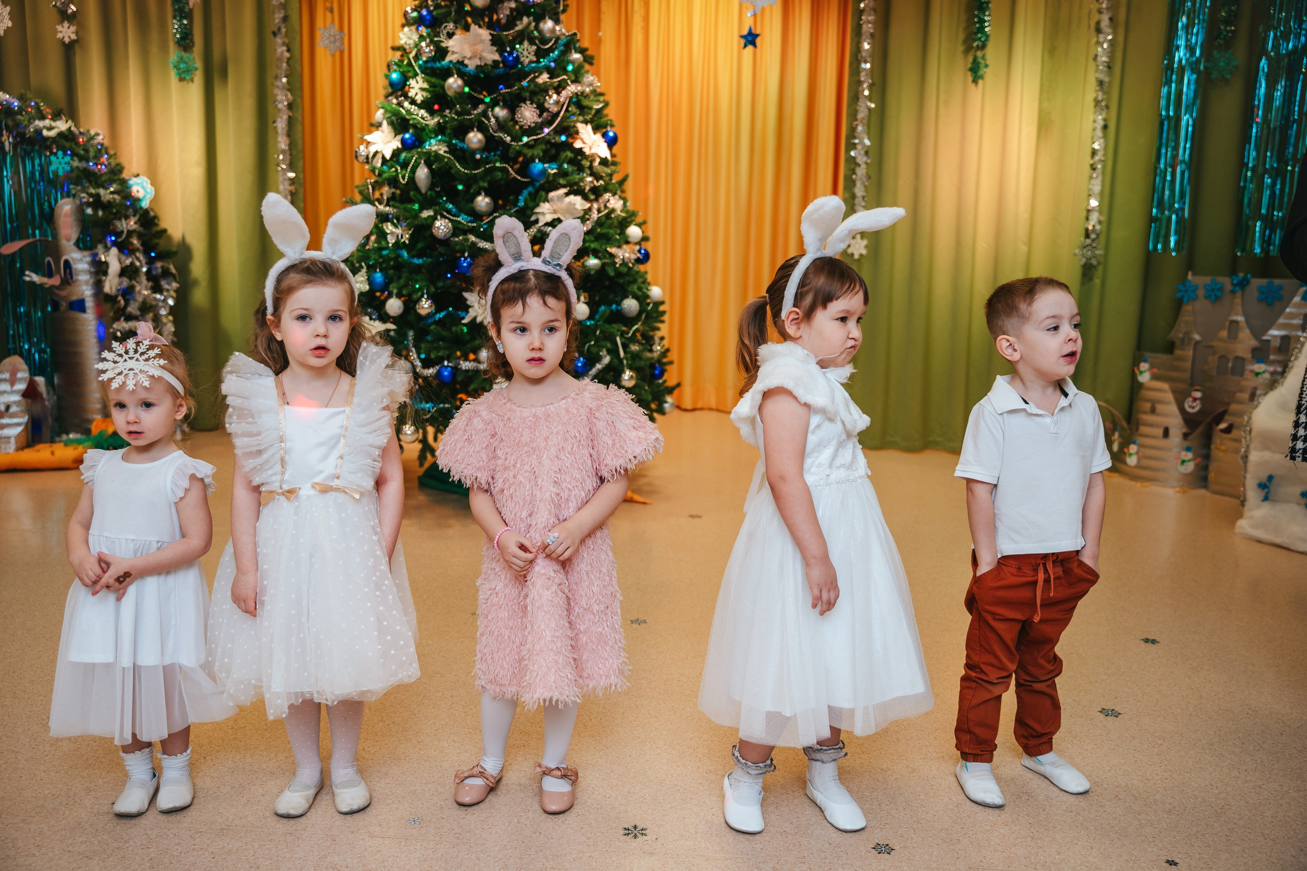 Новогодний утренник в младшей группе. Семейный lifestyle фотограф в Санкт-Петербурге Людмила Пахомова