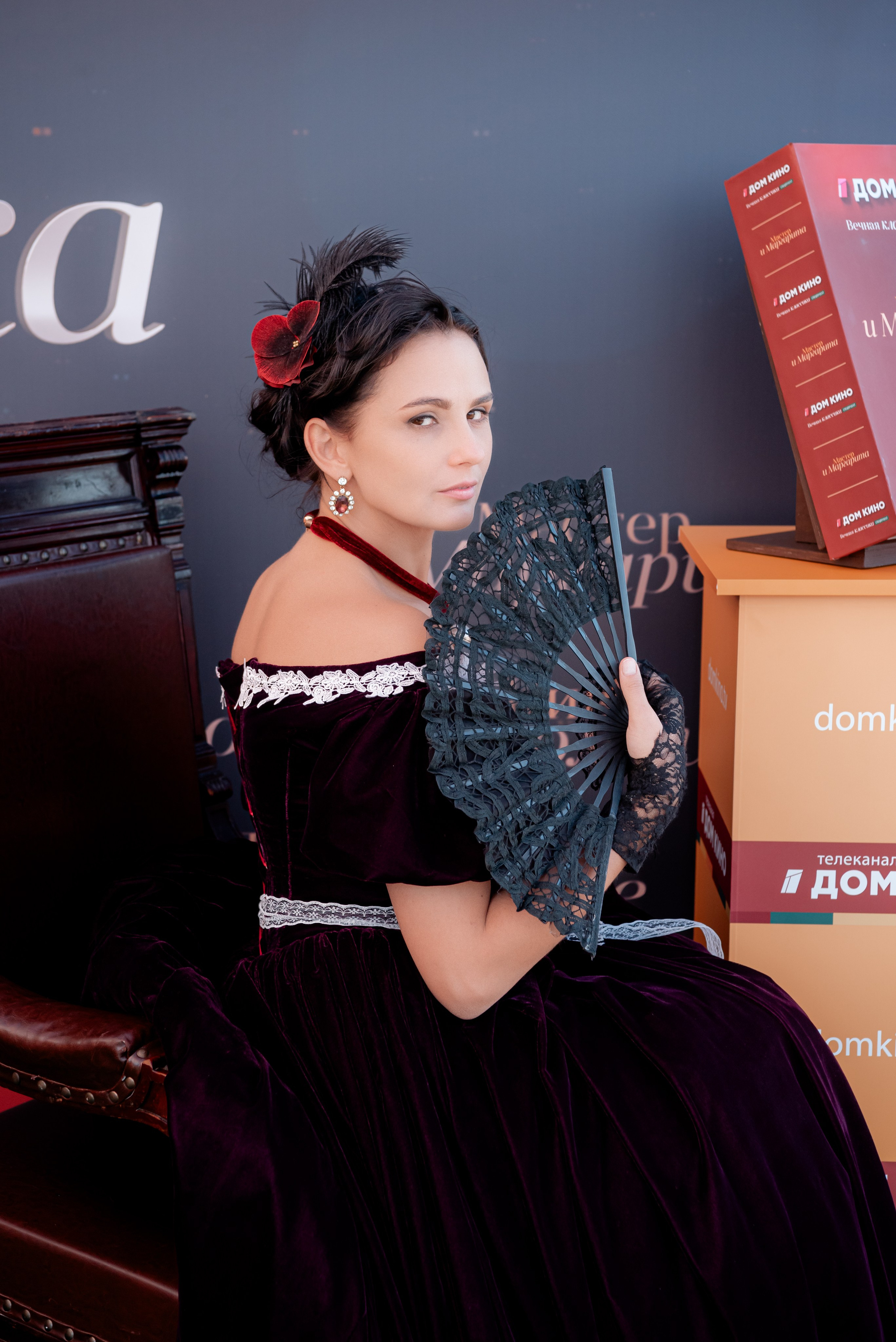 Портретные фото с артистами в палатке Триколор Дом Кинов на день города Волгоград. Фотограф в Волгограде и Волжском Александр Горбань