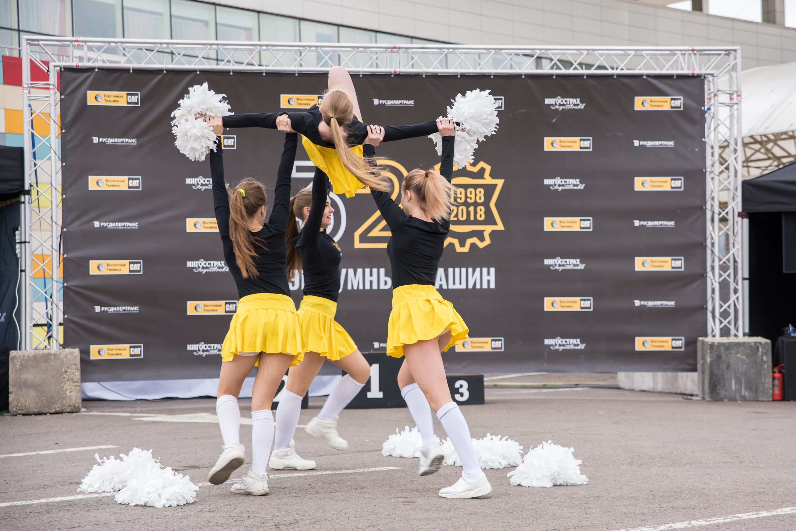 Фоторепортаж на Планете — CAT восточная техника