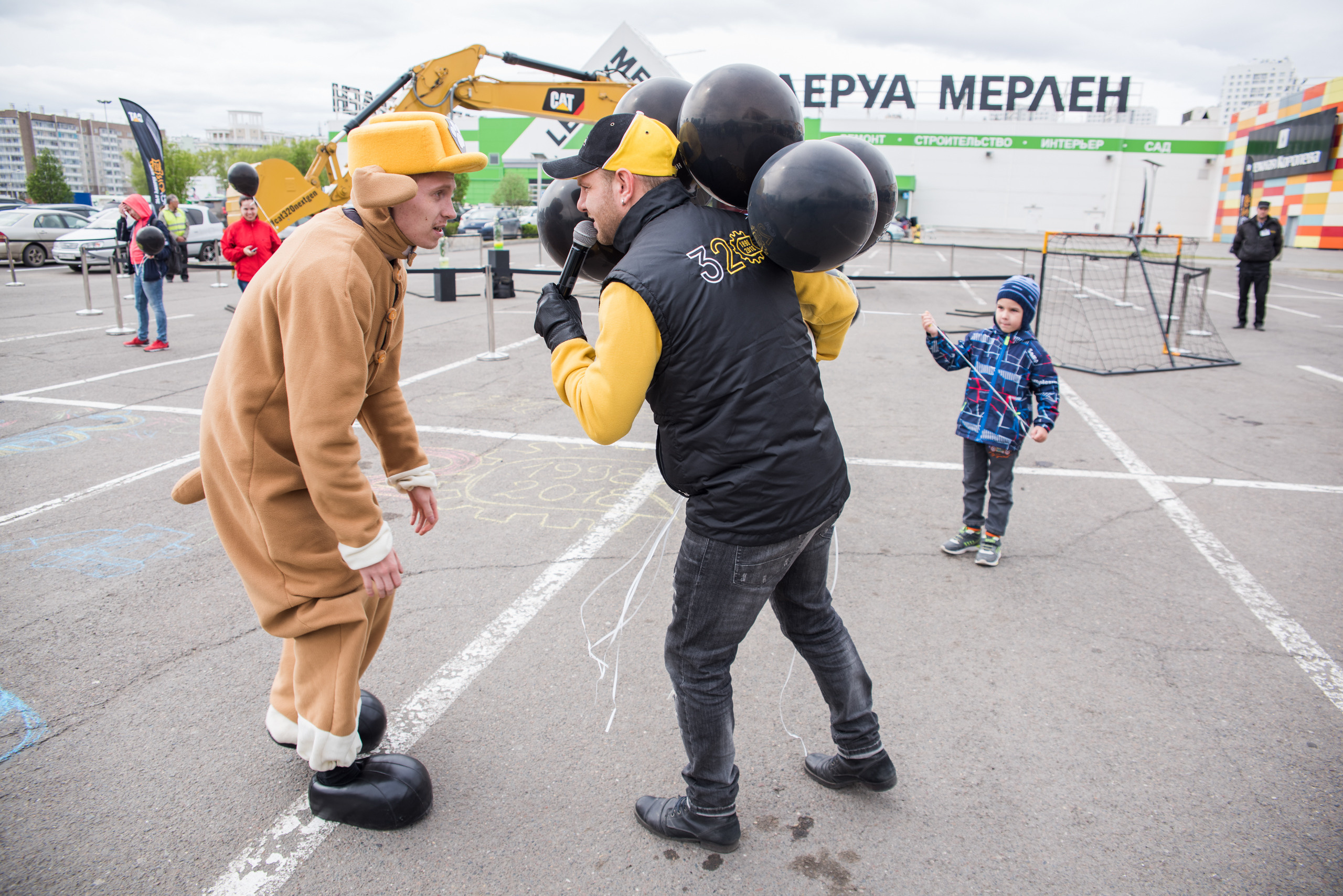 Фоторепортаж на Планете — CAT восточная техника