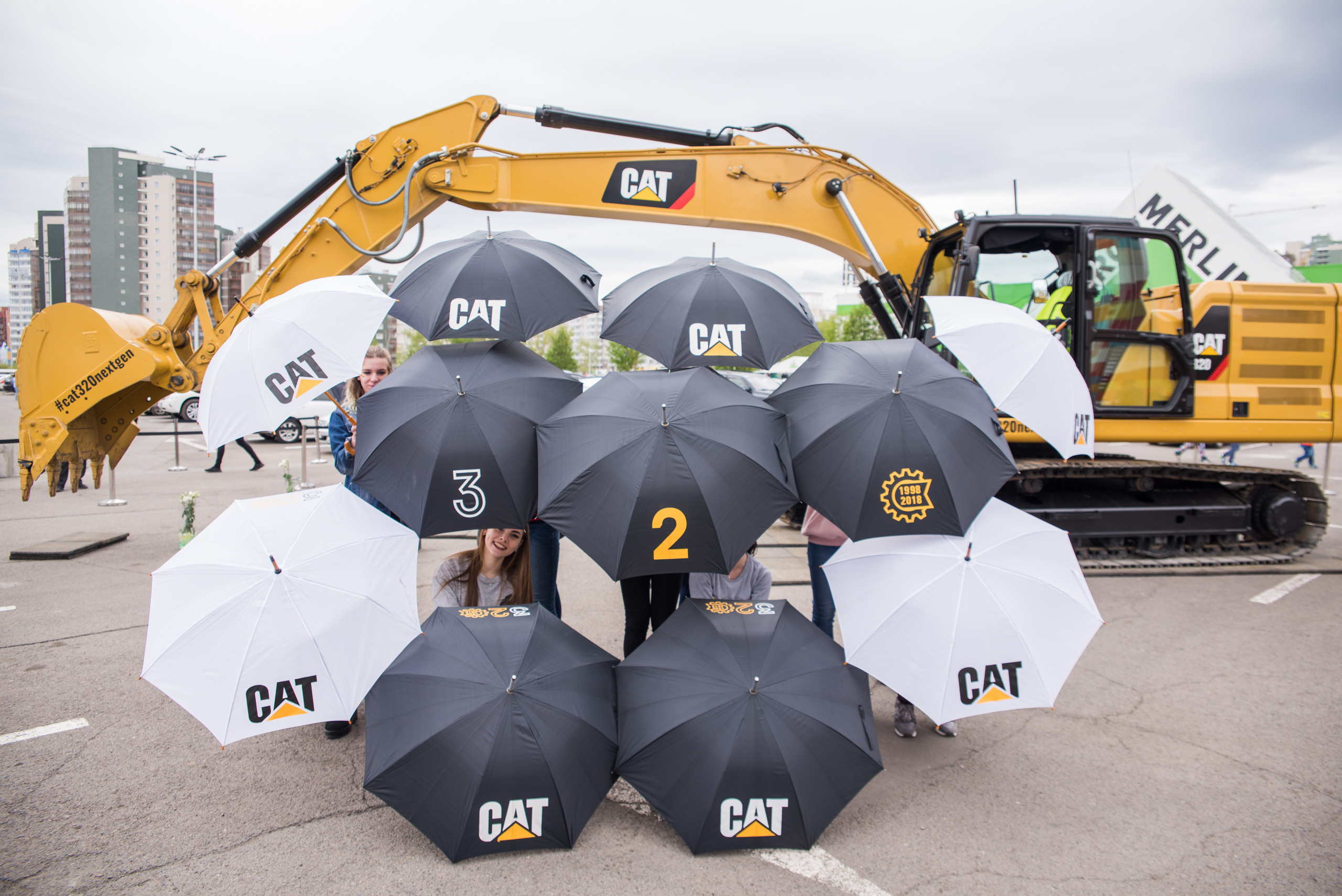 Фоторепортаж на Планете — CAT восточная техника