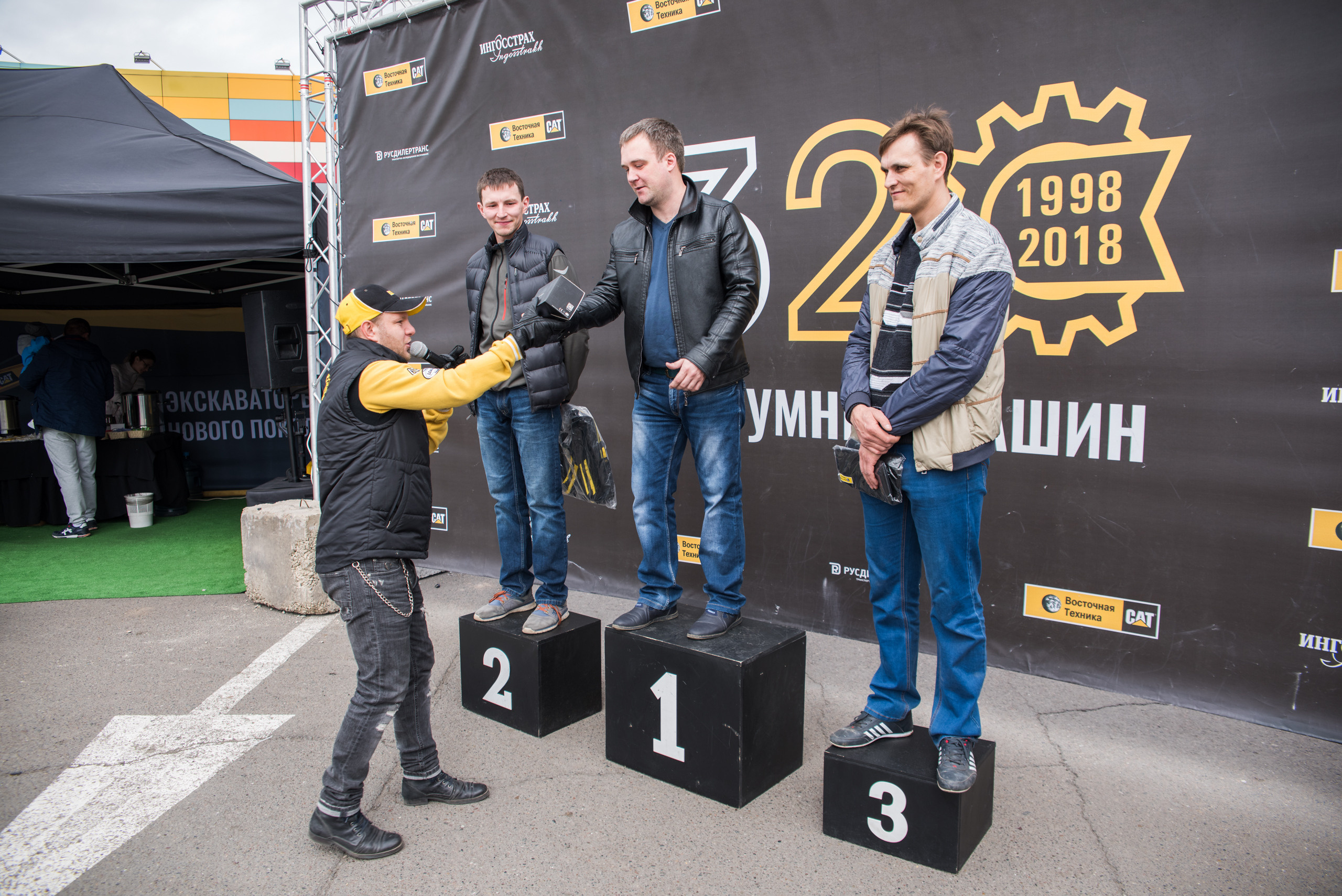 Фоторепортаж на Планете — CAT восточная техника