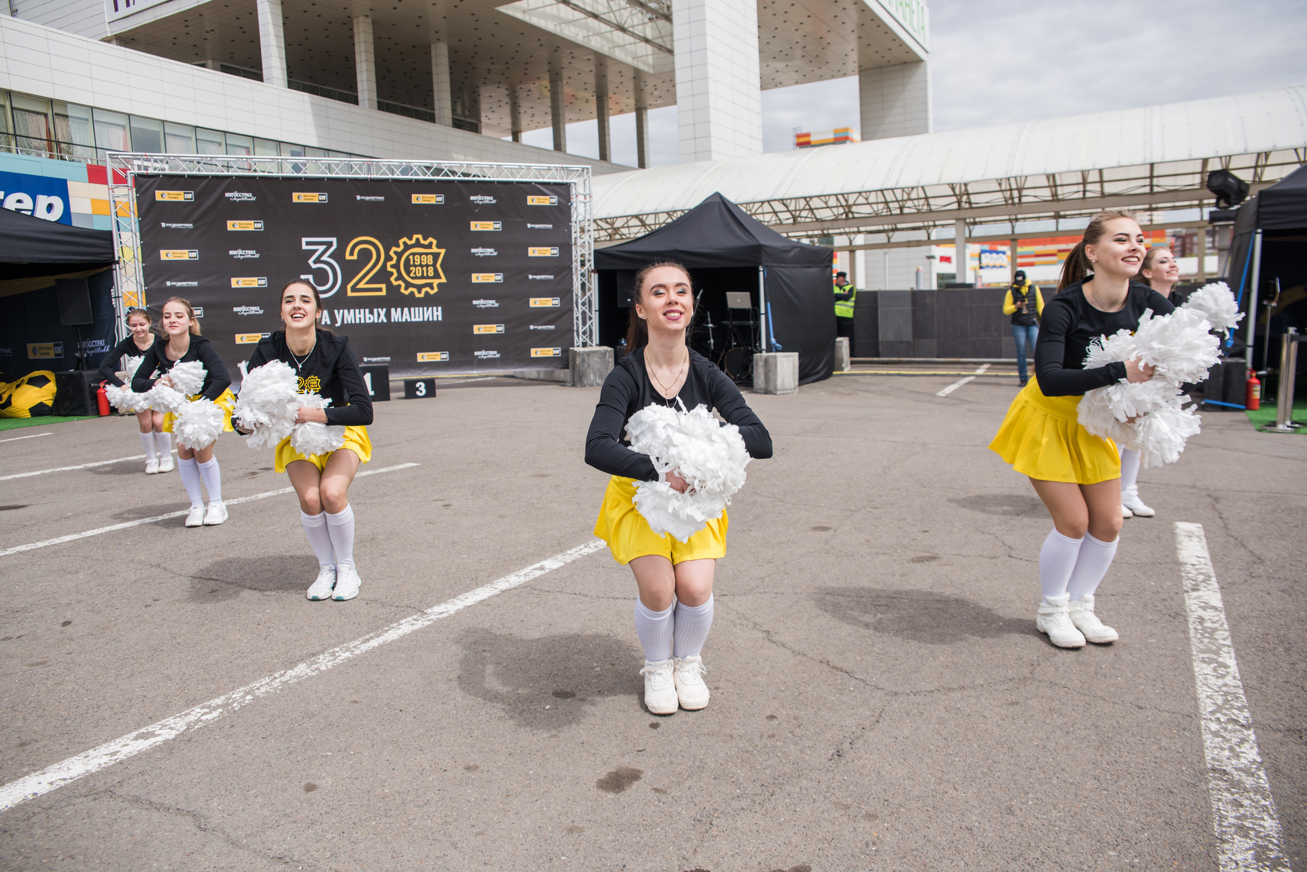 Фоторепортаж на Планете — CAT восточная техника