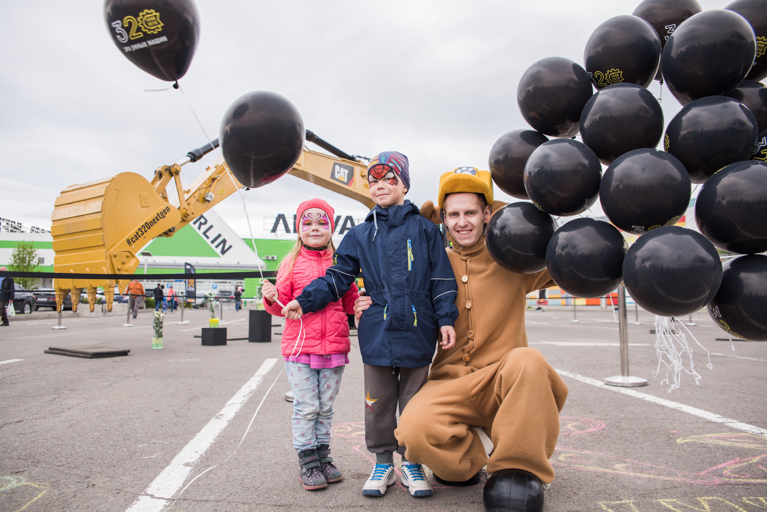 Фоторепортаж на Планете — CAT восточная техника