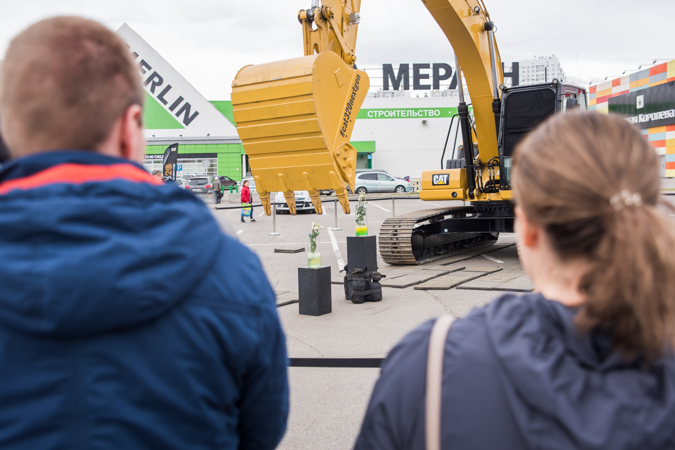 Фоторепортаж на Планете — CAT восточная техника