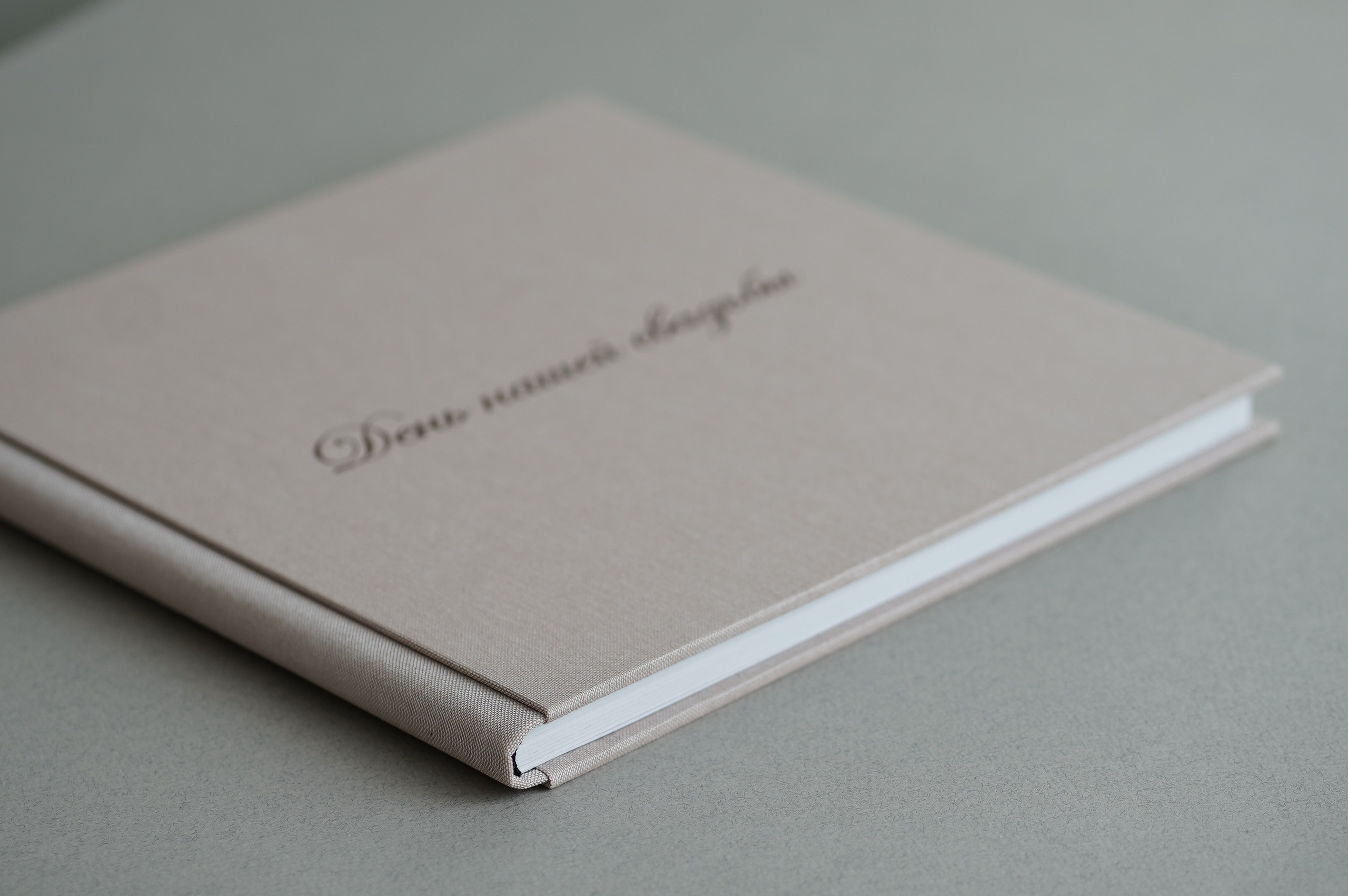 Отбор фотографии для печати фотокниги. Семейный и детский фотограф в Омск Пугачева Елена