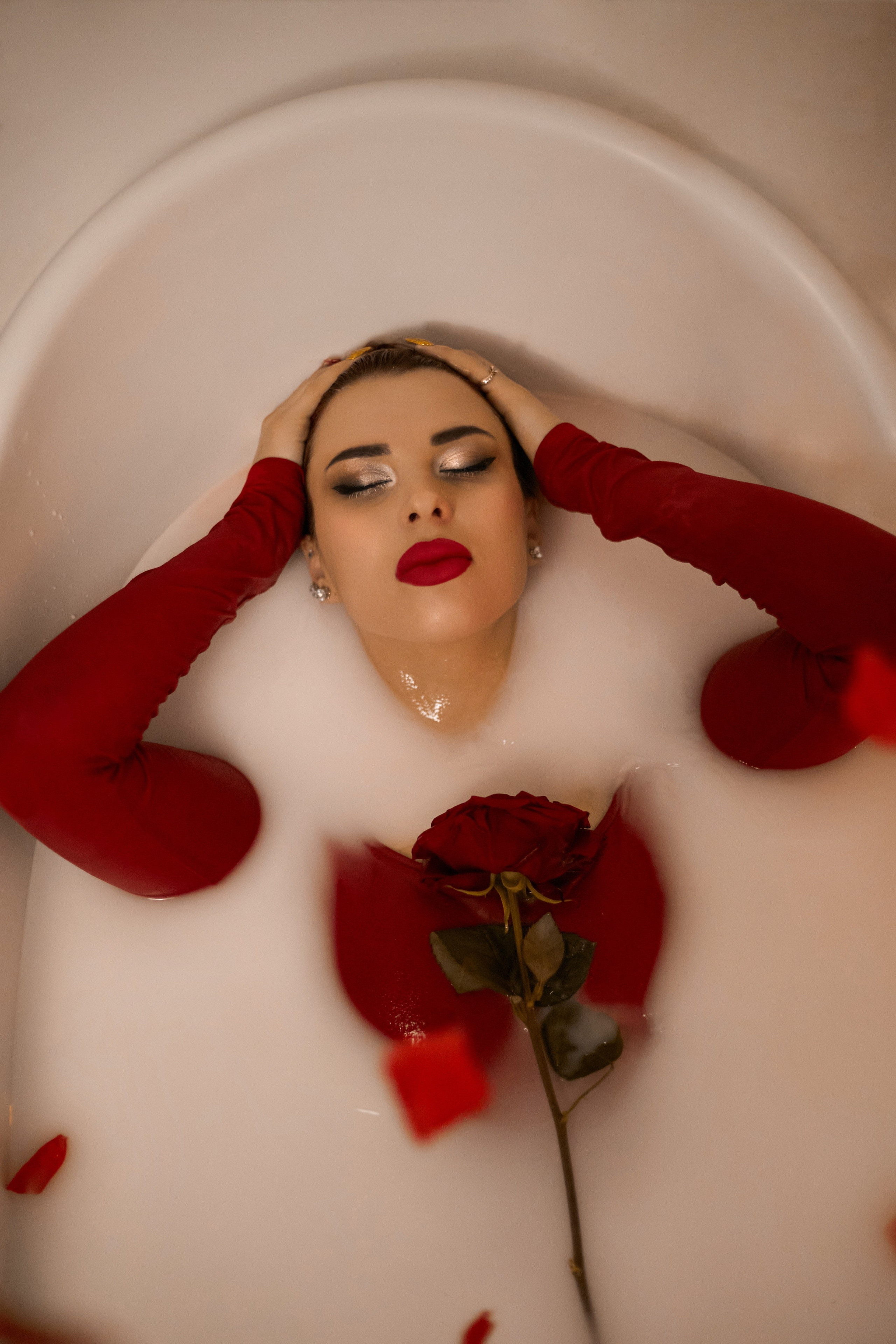 «Молоко и роза». Свадебный и креативный фотограф в ЮФО и МСК