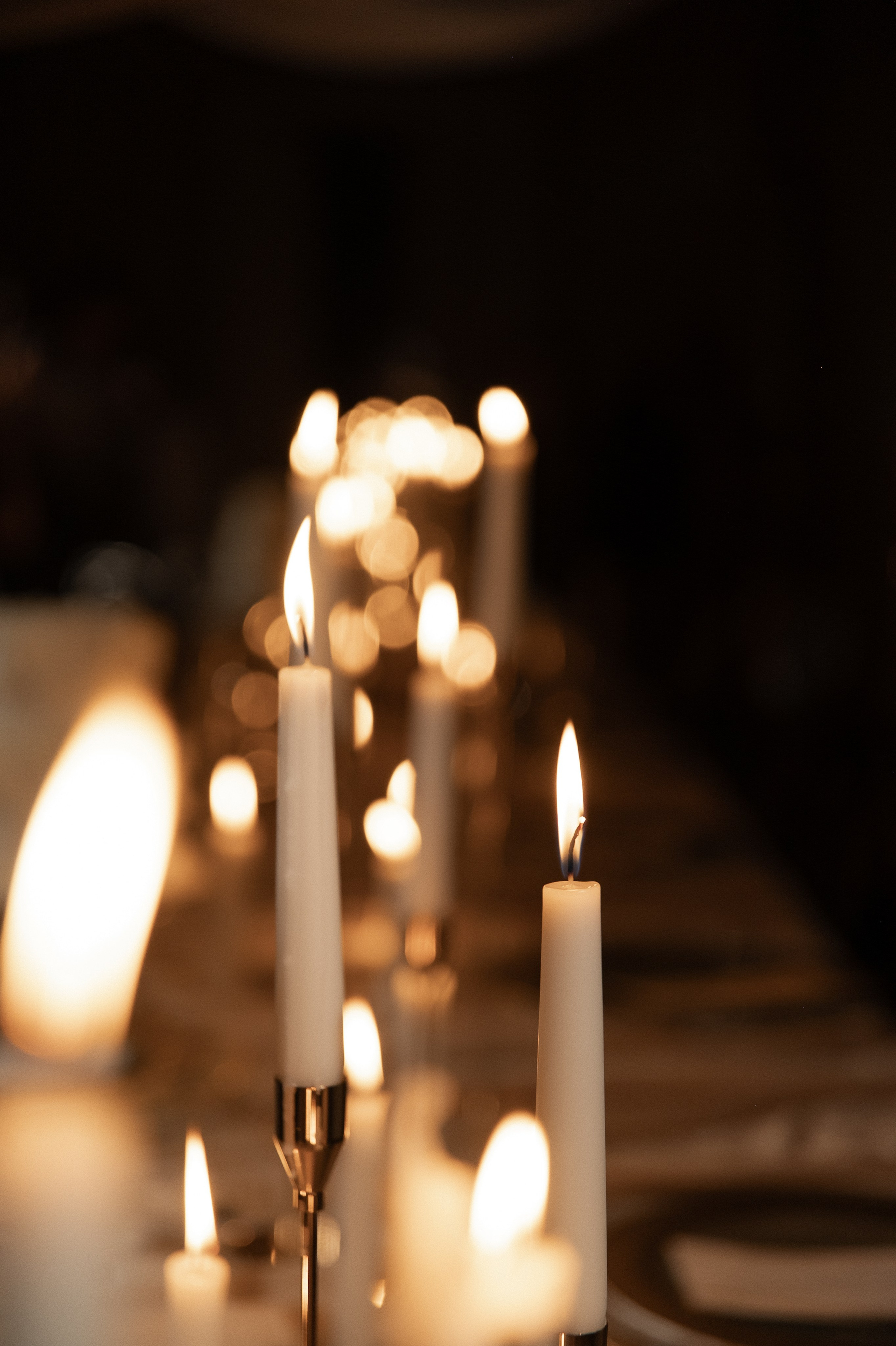 Камерный свадебный ужин при свечах в старинном особняке в фотостудии 21. Kult. Ярослава Ерина — свадебный фотограф в Москве