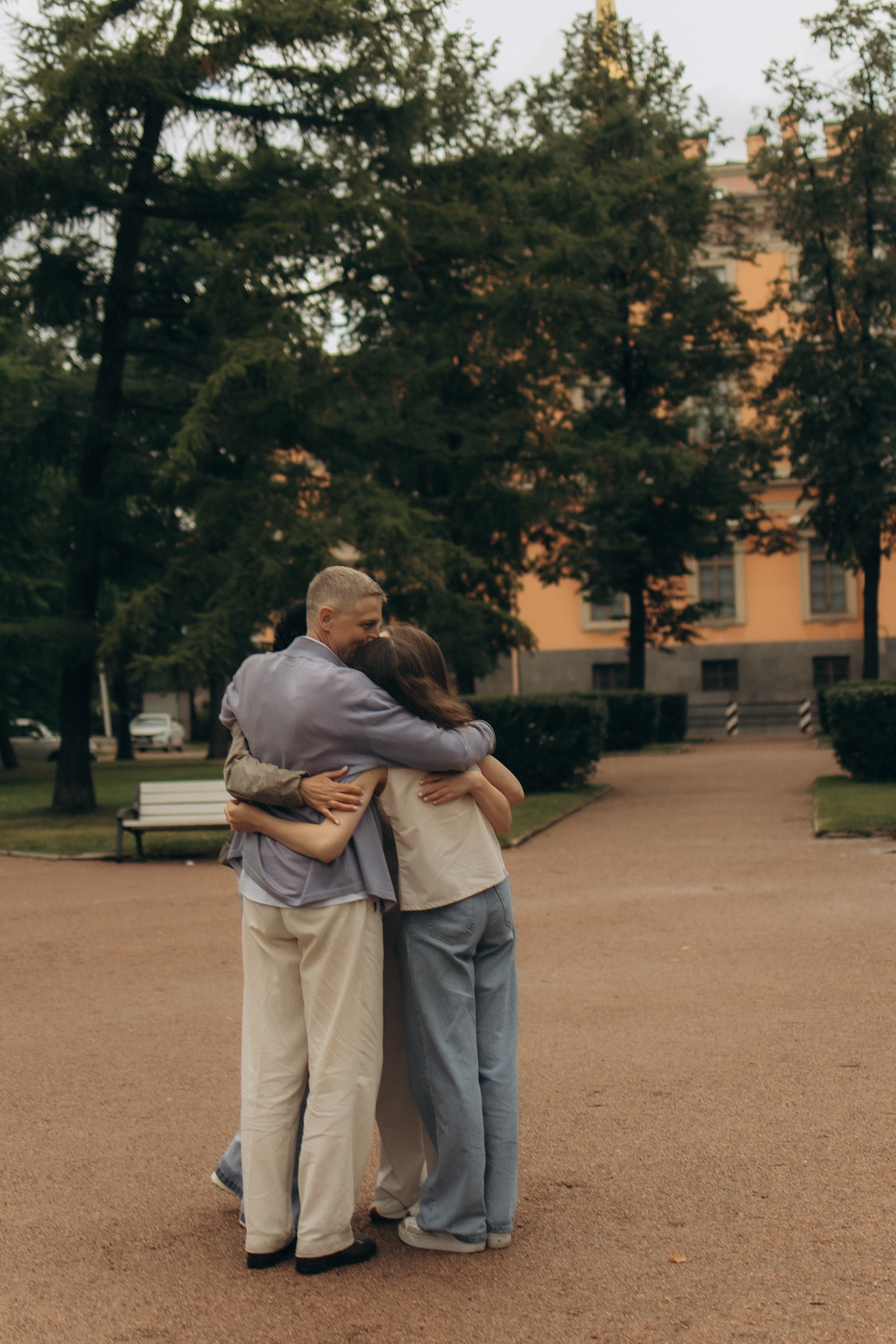 Моника, Мишель, Юлия, Дмитрий и песик Беня. Семейный, домашний, ньюборн фотограф Москва Цветкова Елизавета
