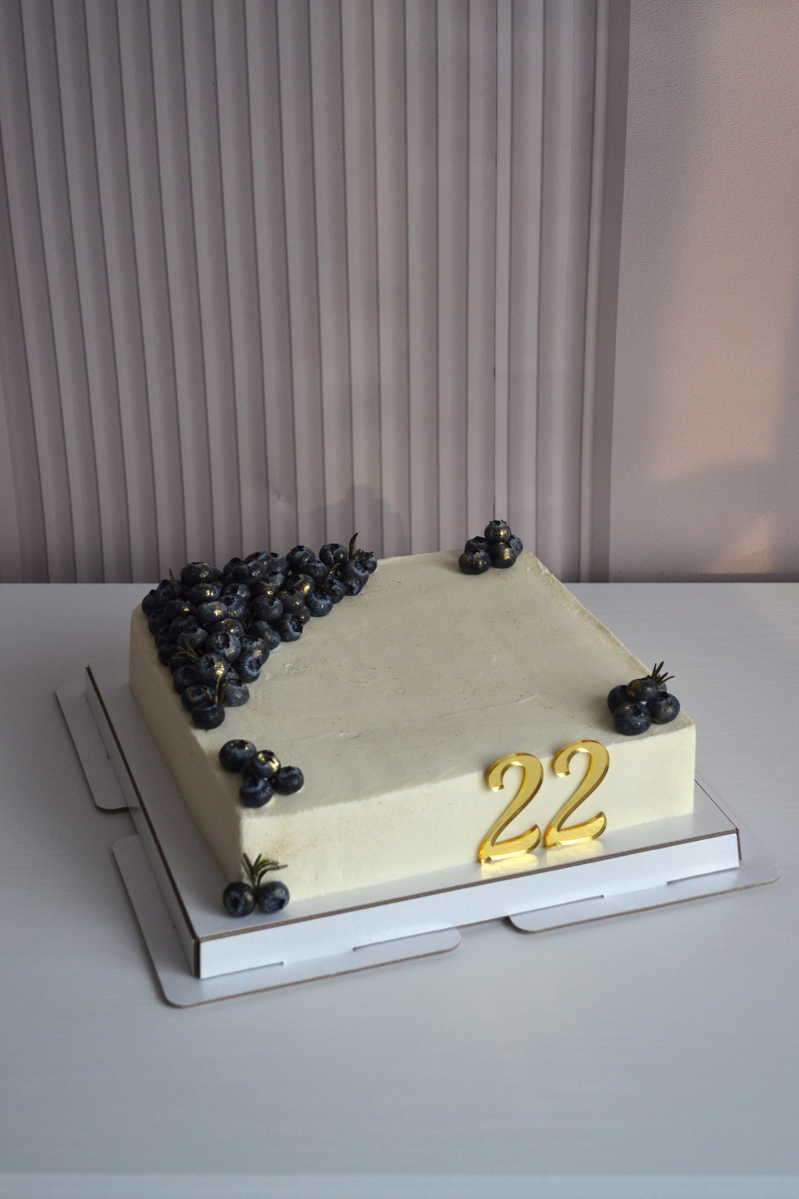 Торты на праздники. Семейная кондитерская. Торты и десерты на заказ в Москве и области