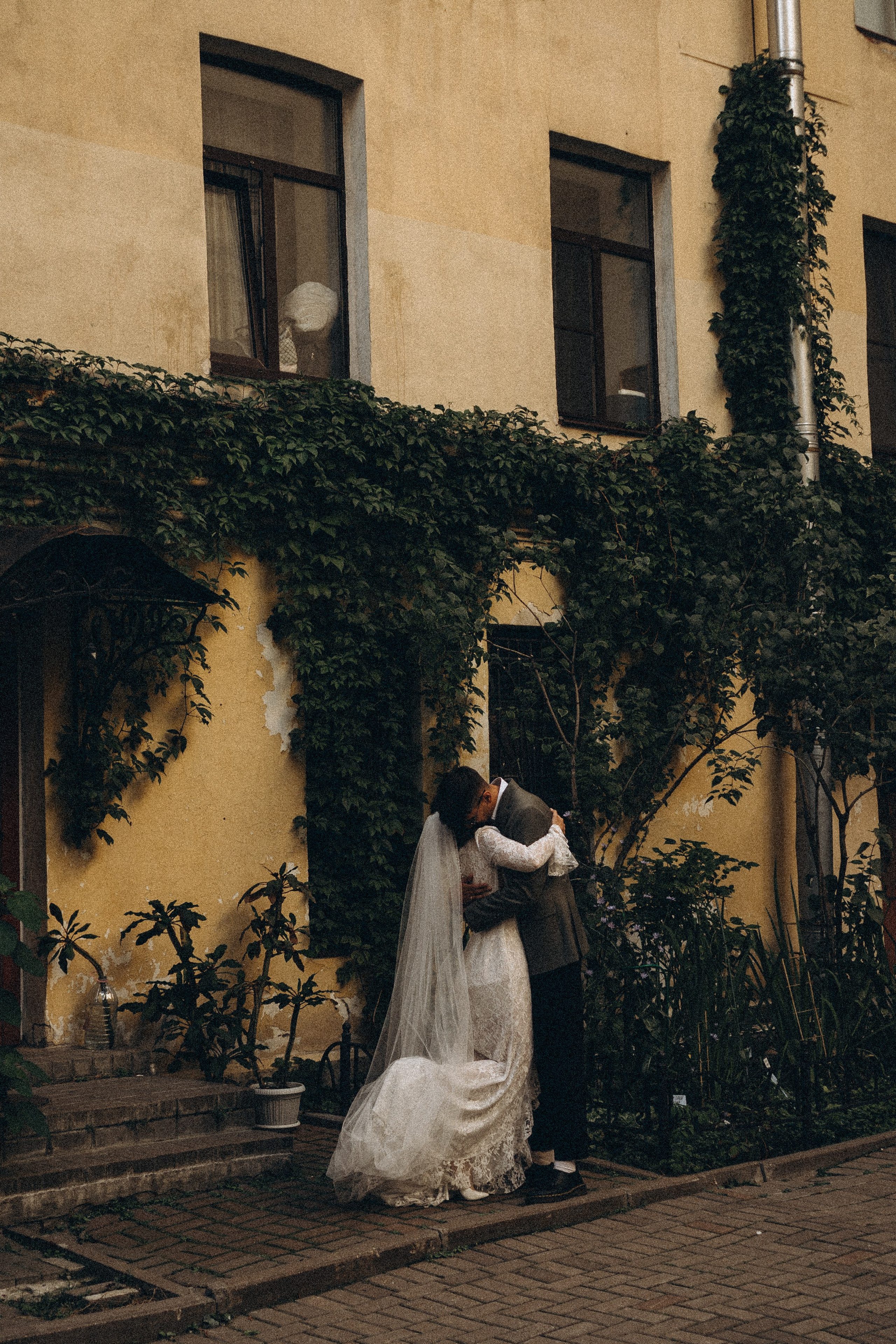 СВАДЕБНАЯ ПРОГУЛКА ВОЗЕ ИСАИКЕВСКОГО СОБОРА АСТОРИИ И ЗАКОНОДАЛЕТНОГО СОБРАНИЯ. Профессиональный фотограф, Санкт-Петербург — Виктория Богомолова