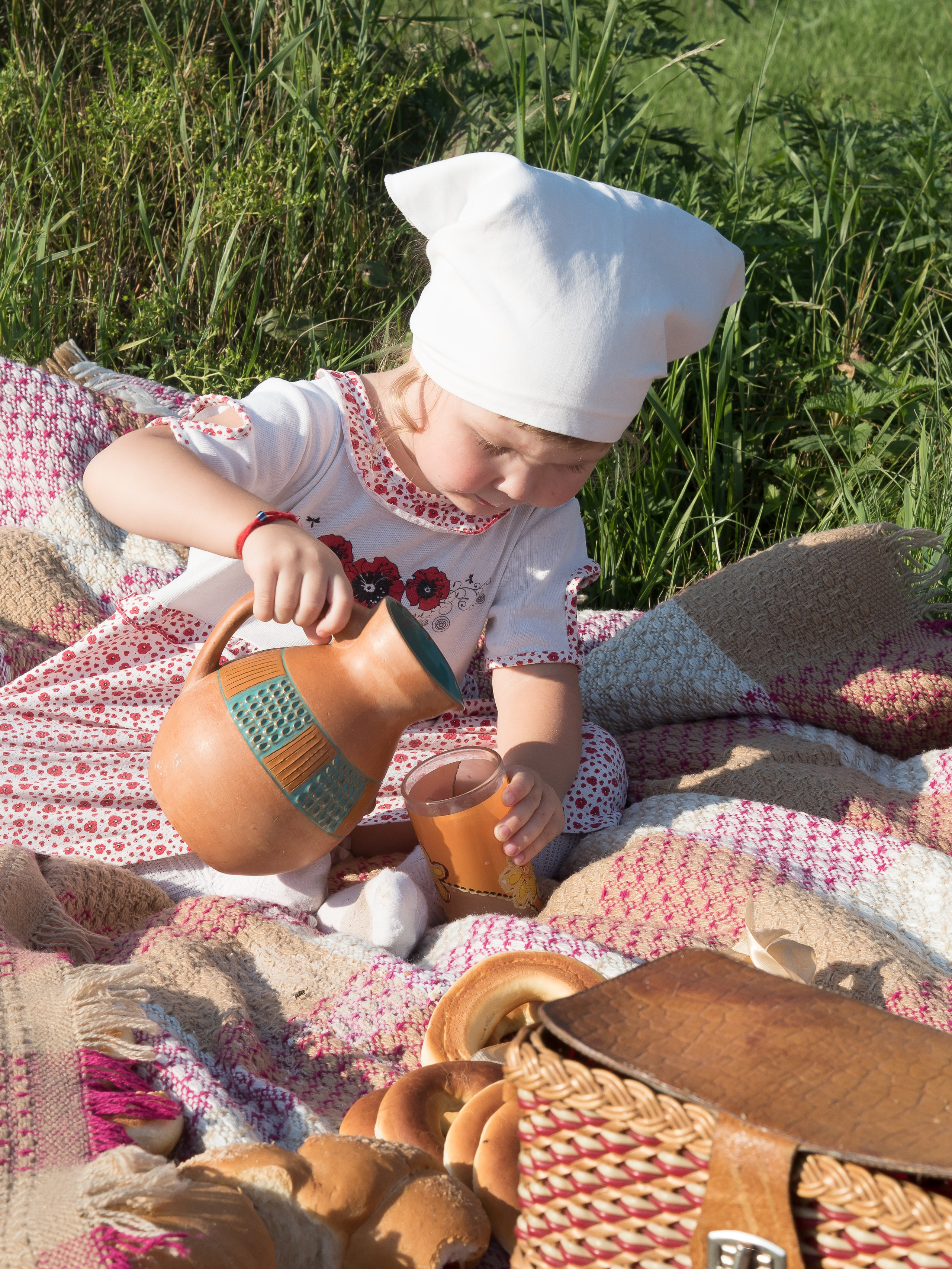 С подружкой в деревушке. Семейный детский фотограф в Красноярске Скачкова Юлия