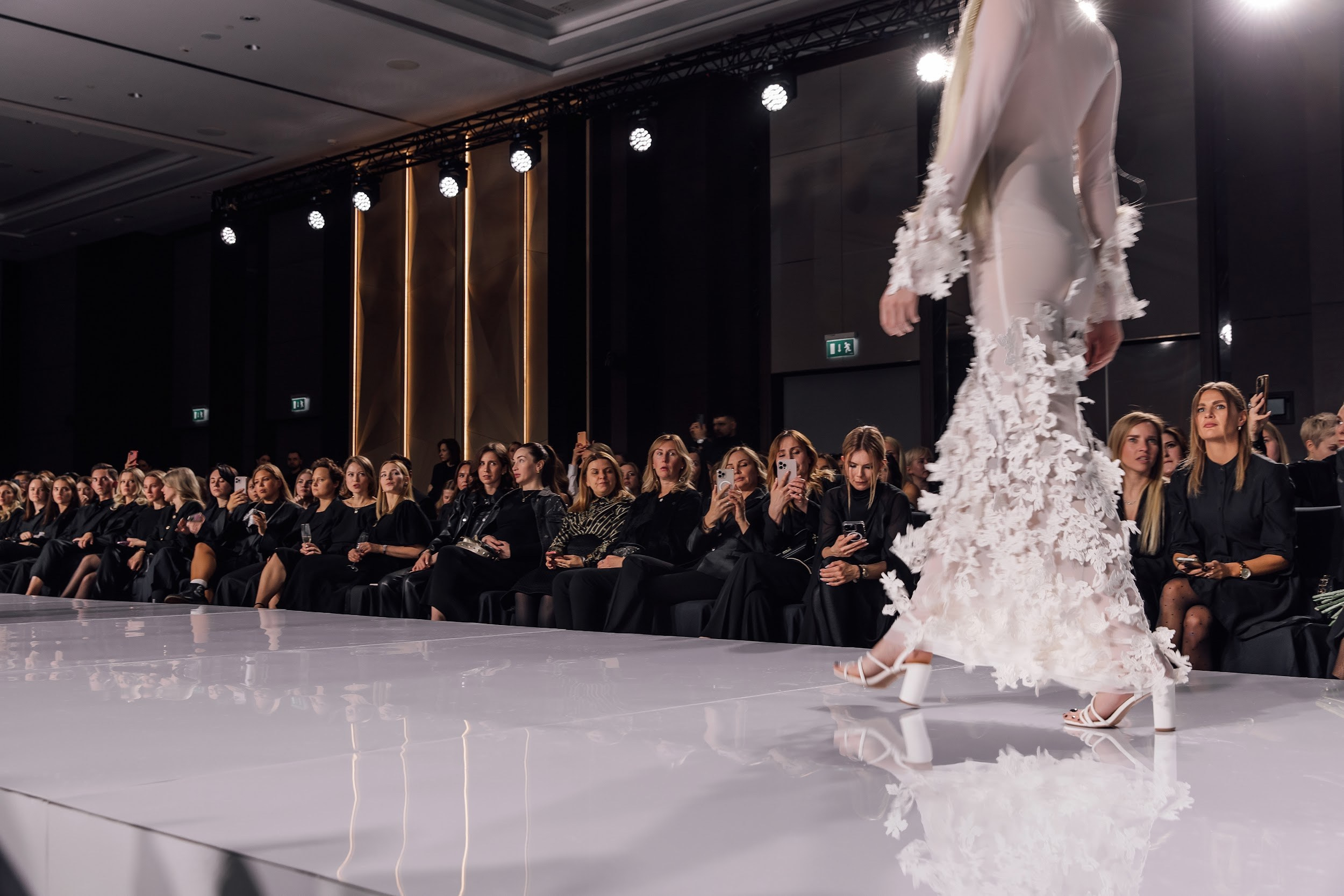 VISION. Любовь Чуляева — свадебный фотограф в Москве и Европе