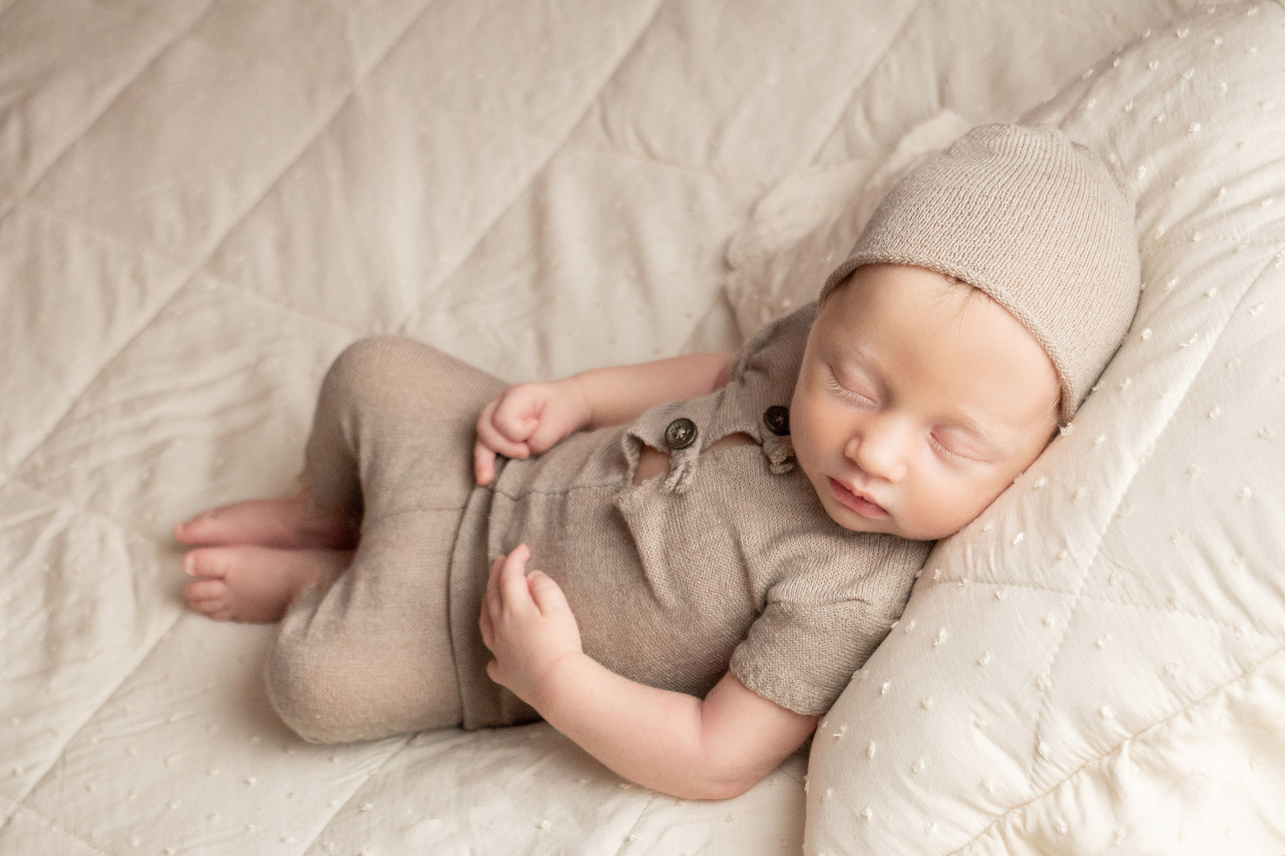 Натуральный стиль newborn. Фотограф новорождённых Анапа Елена Кушнарь