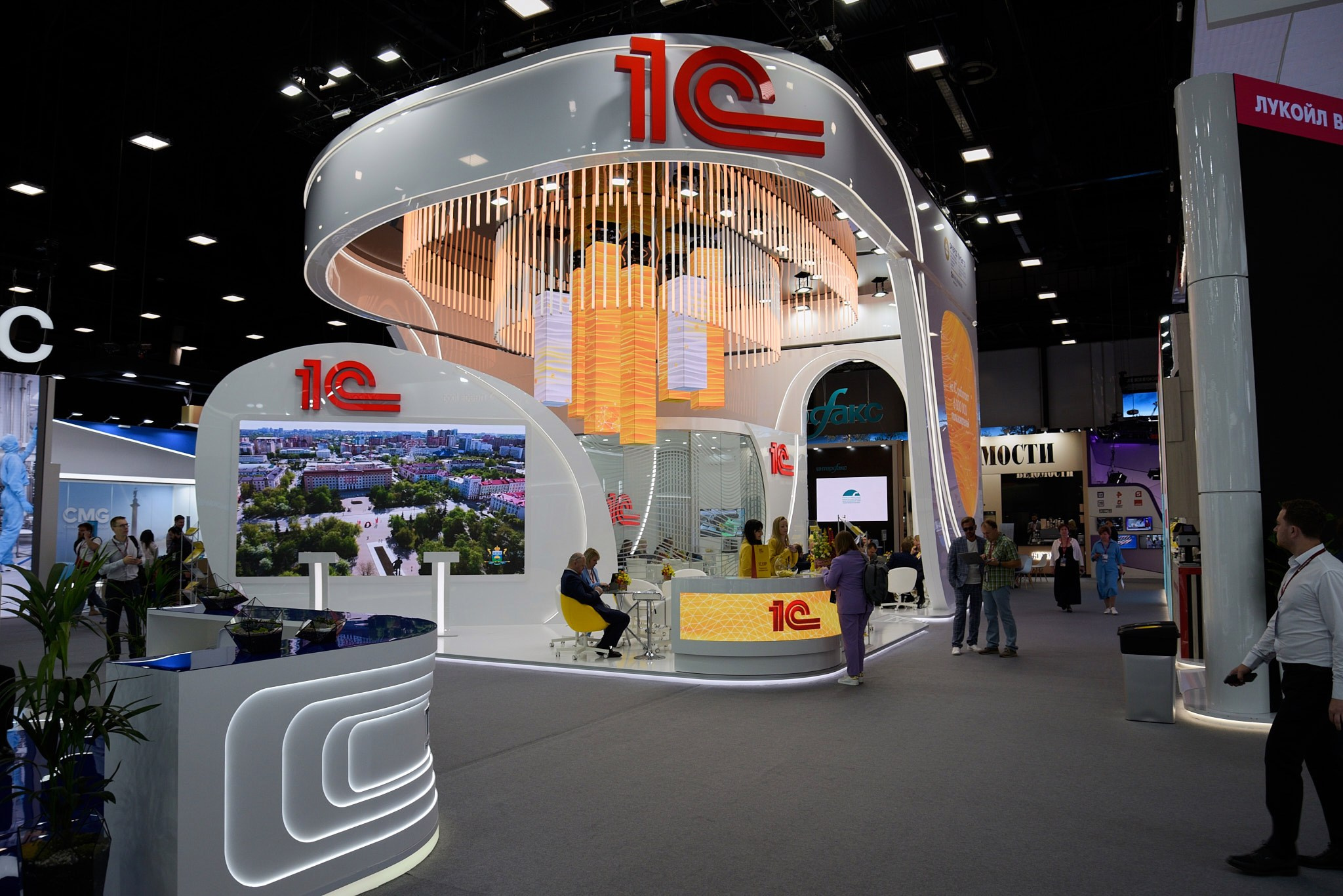 Пмэф 2023. Иван Ступа, репортажный фотограф в Санкт-Петербурге и Ленинградской области