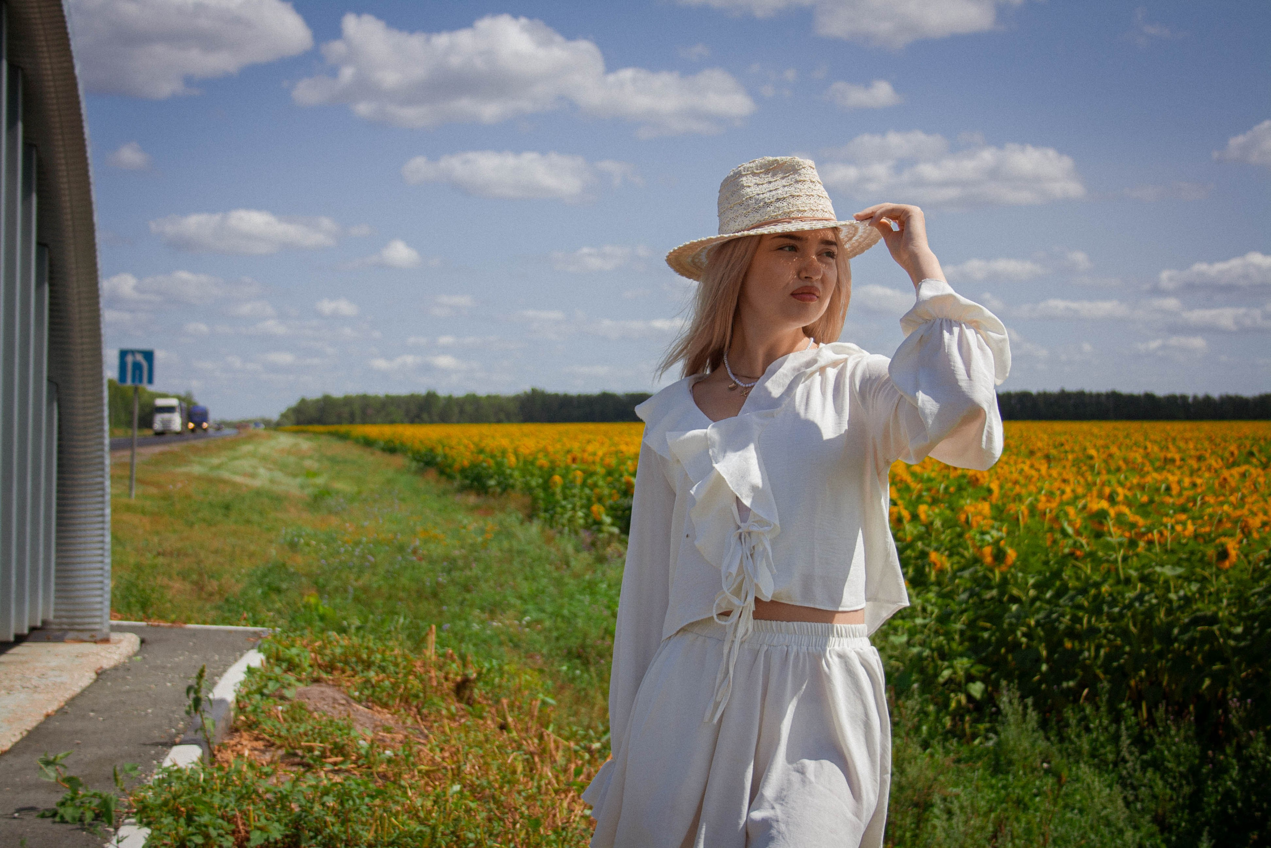 Настроение: уйти в поле с подсолнухами. Портретный фотограф в Саратове