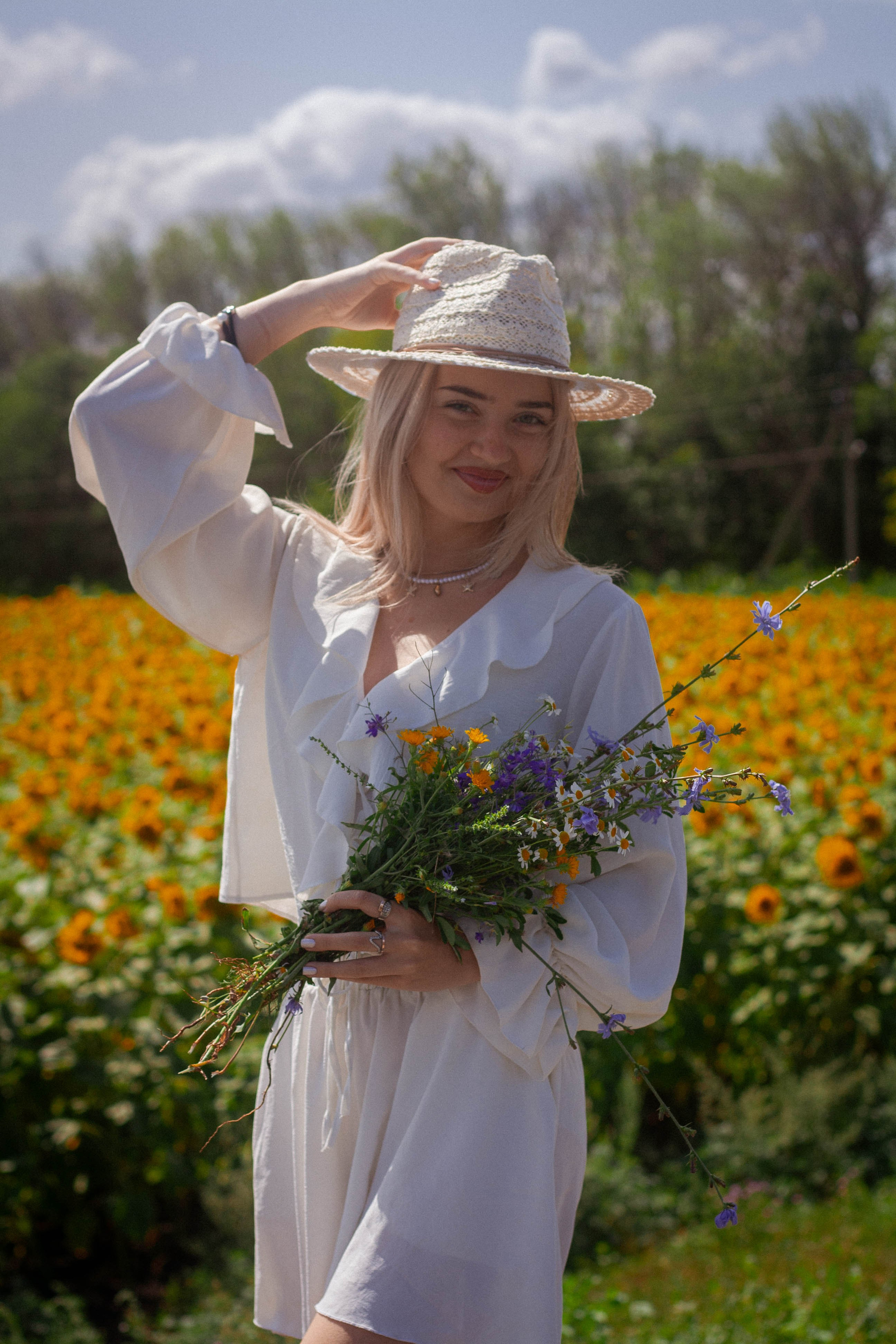Настроение: уйти в поле с подсолнухами. Портретный фотограф в Саратове