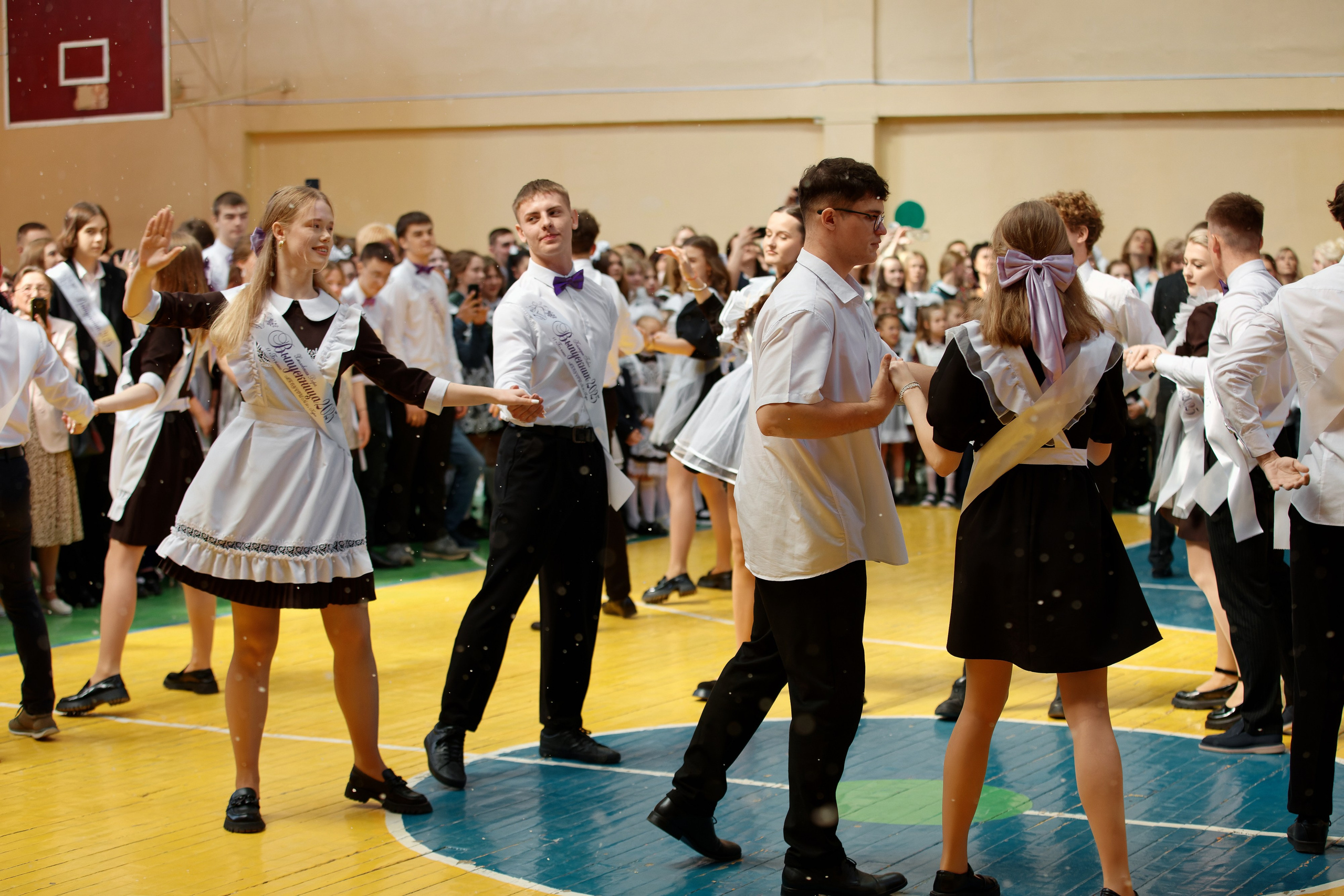 Последний звонок Школа № 42. Семейный фотограф — Макс Белогрудов