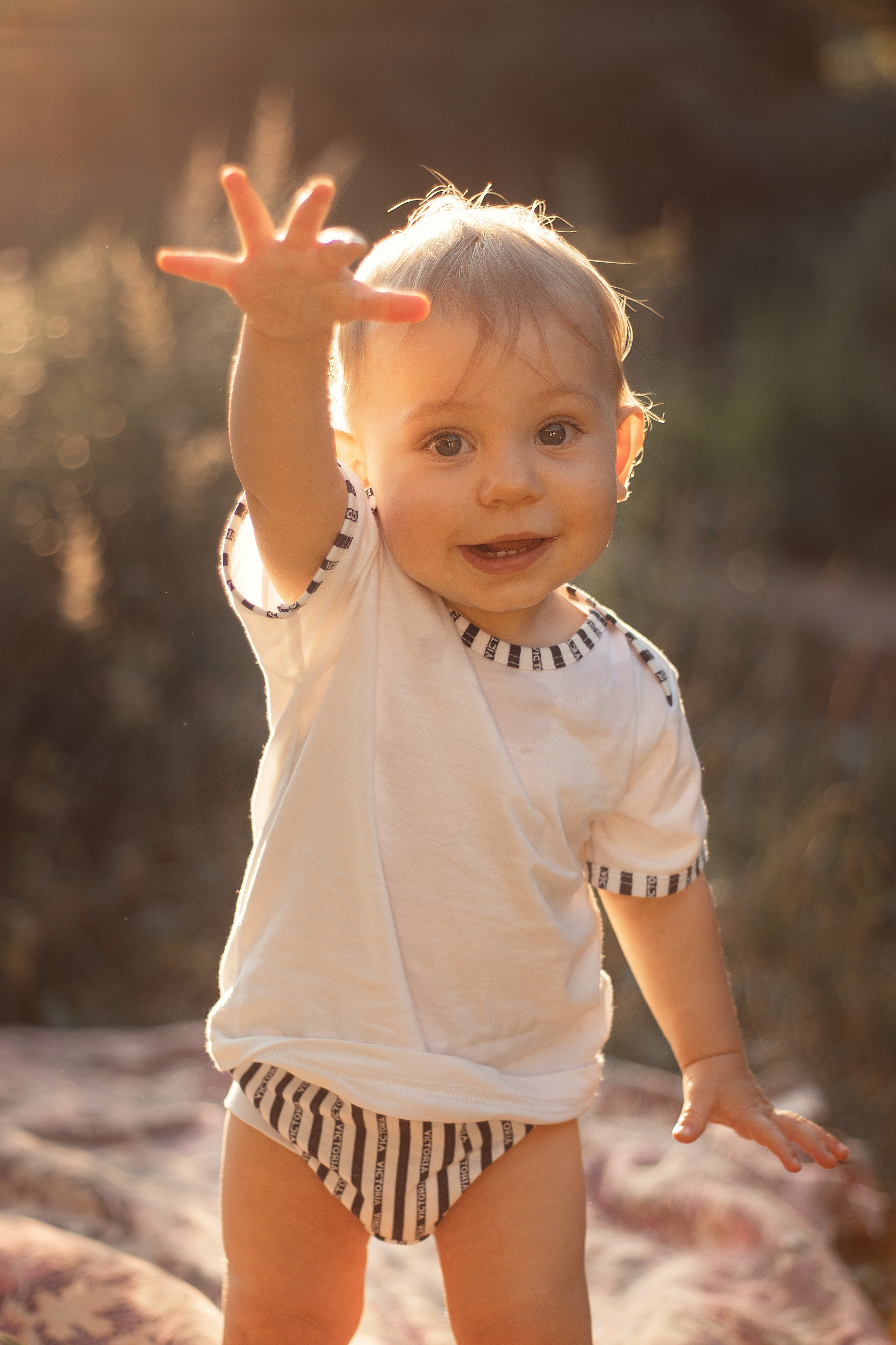 Губки бантиком бровки домиком. Летний малыш