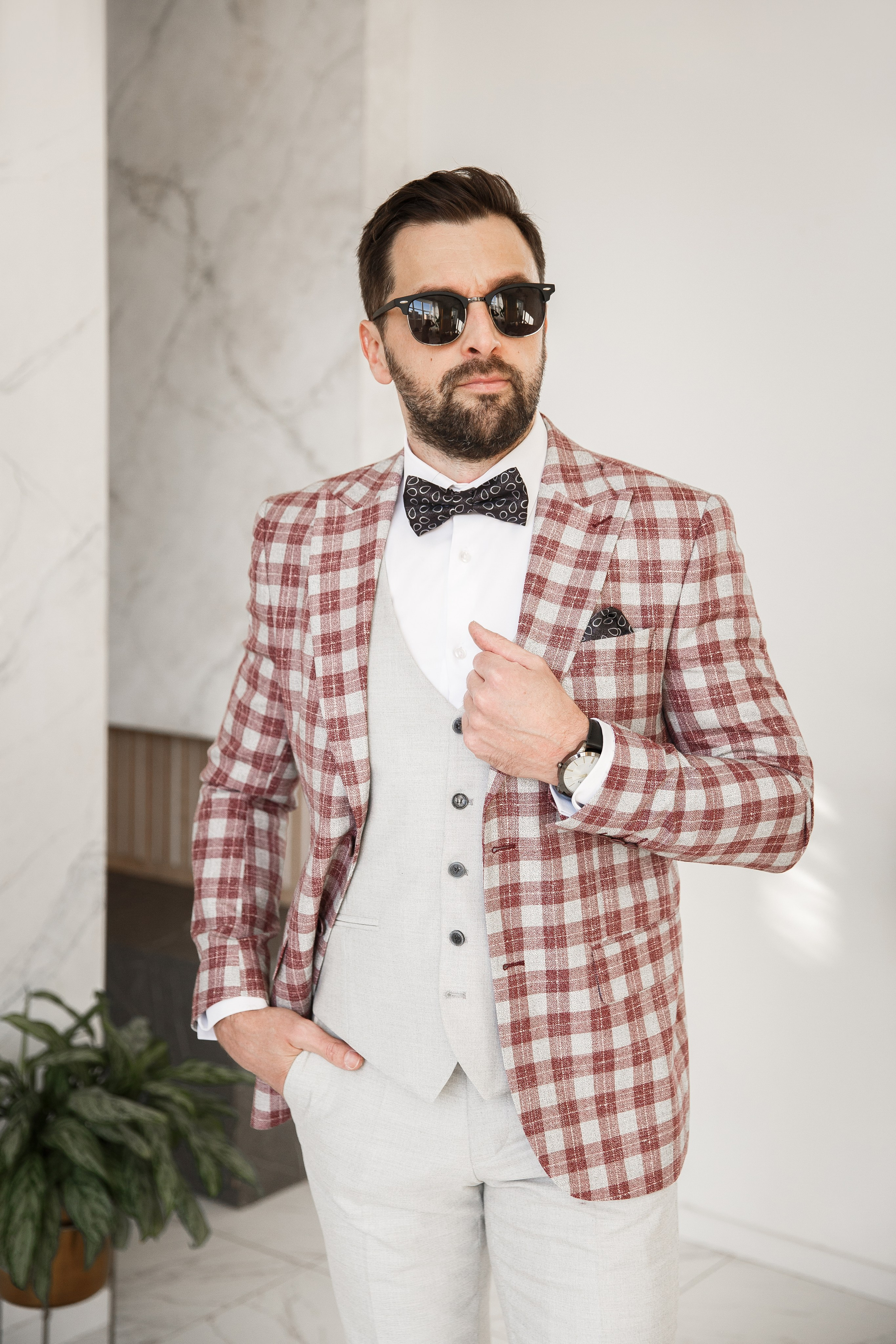 Сергей, 175 см, 48-50 р-р. KED Production — продакшн из СПб. Создаём фото, видео и контент, который помогает брендам и селлерам продавать больше