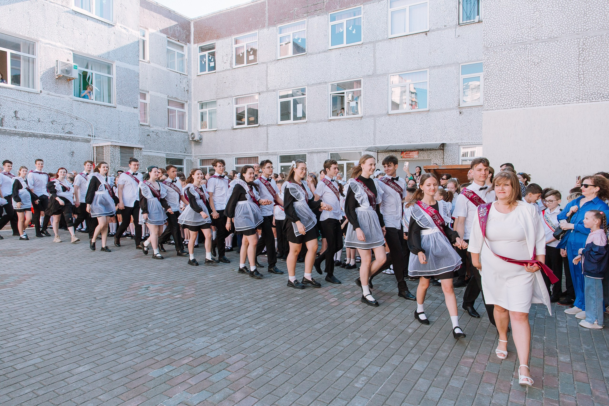 11 класс 33 школа. Выпускные альбомы Натальи Бутко: Новороссийск, Анапа, Геленджик