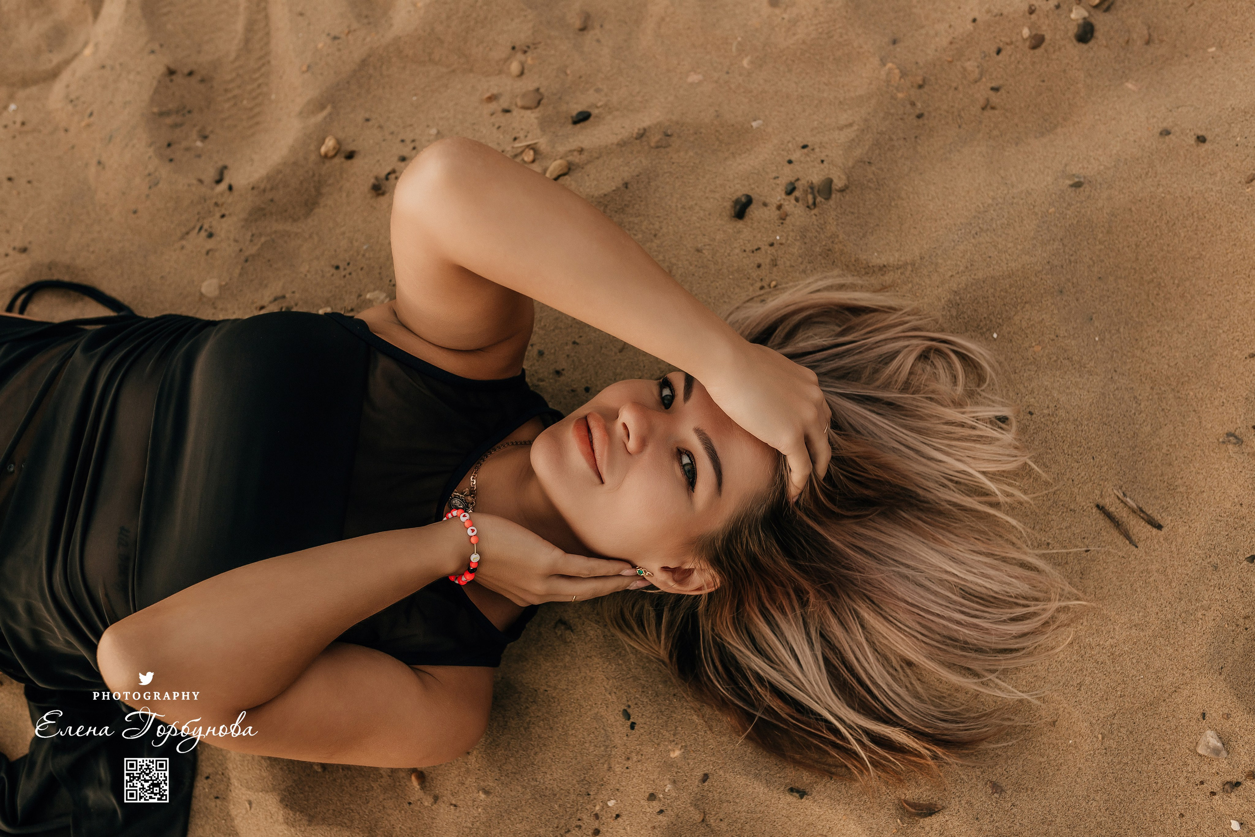 Черная серия с тканью. Набережная. Александра и Таисия. Июль 2025 г. Фотограф Пермь. Свадьбы. Семья и дети, школа, д. сад. Фотокниги