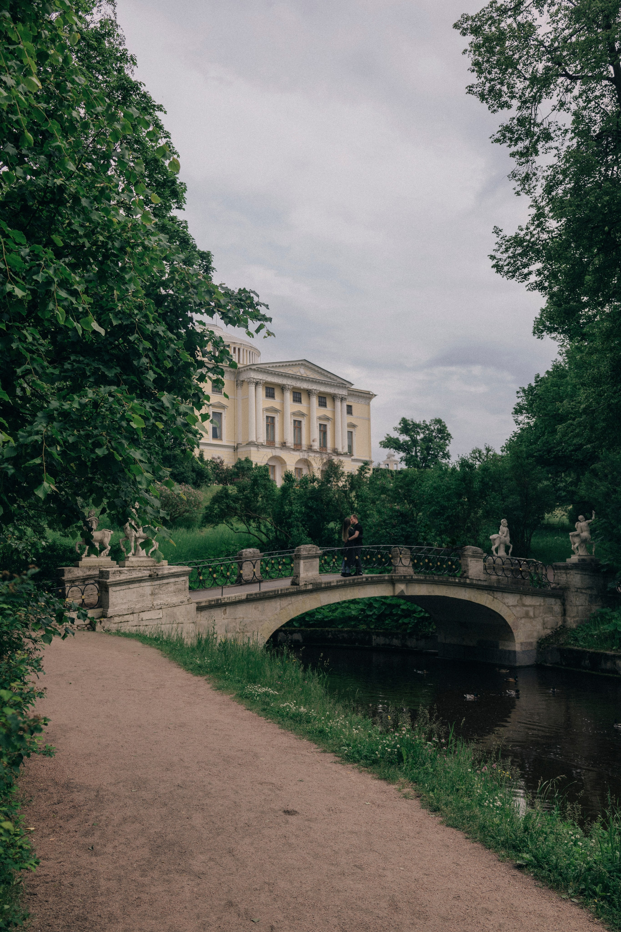 История любви Игоря и Мирославы в Павловском парке. Профессиональный фотограф в Санкт-Петербурге Александр Волосенцев