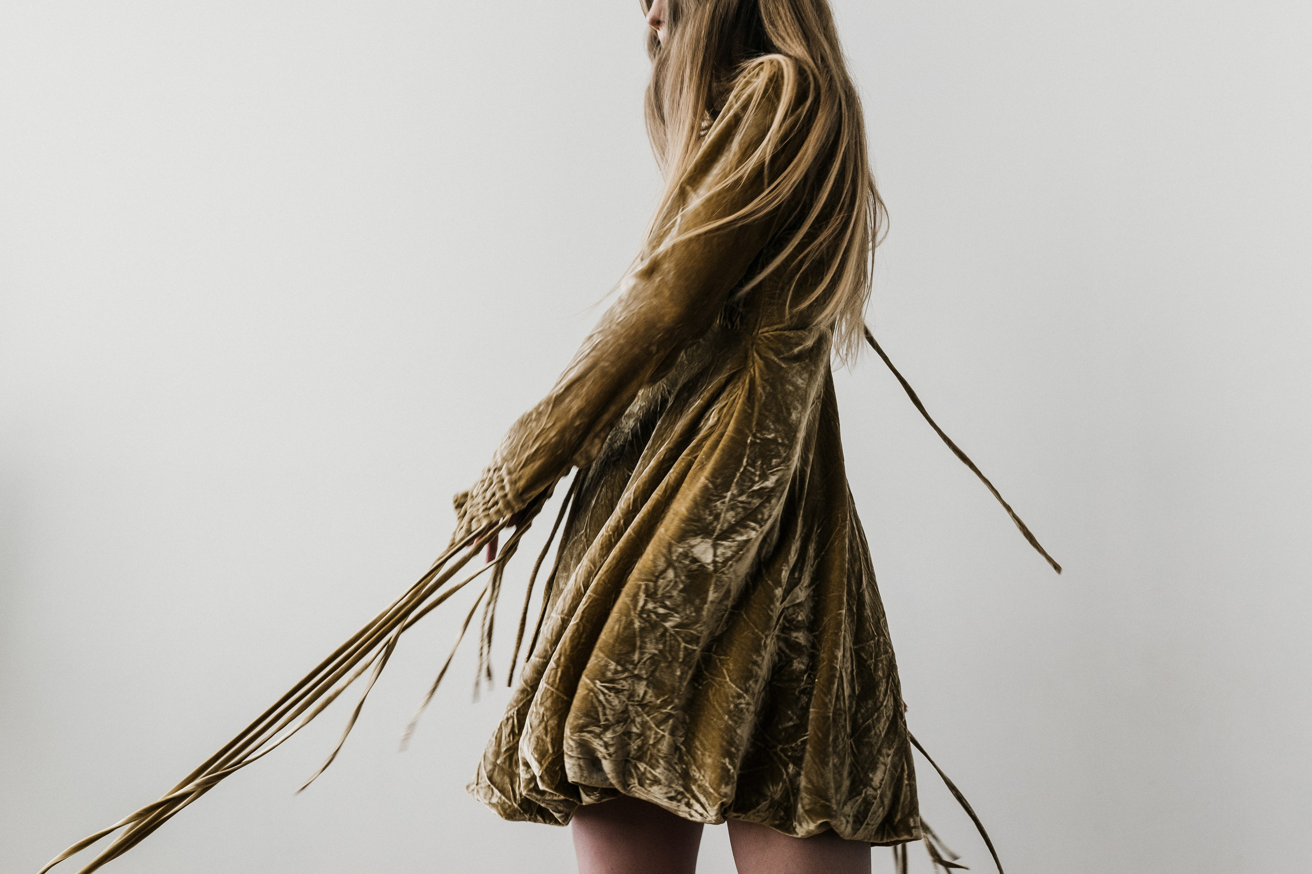 ZO: FLORA. TUTSARKIS — Art Director | Stylist | Photographer