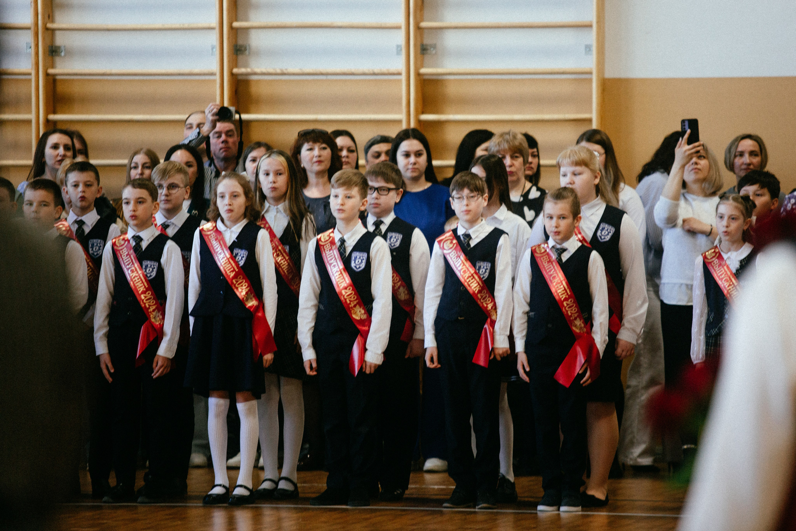 Выпускной в начальной школе. Арт-фотограф Крис Л. в Тобольске: портрет, семейные, свадьбы