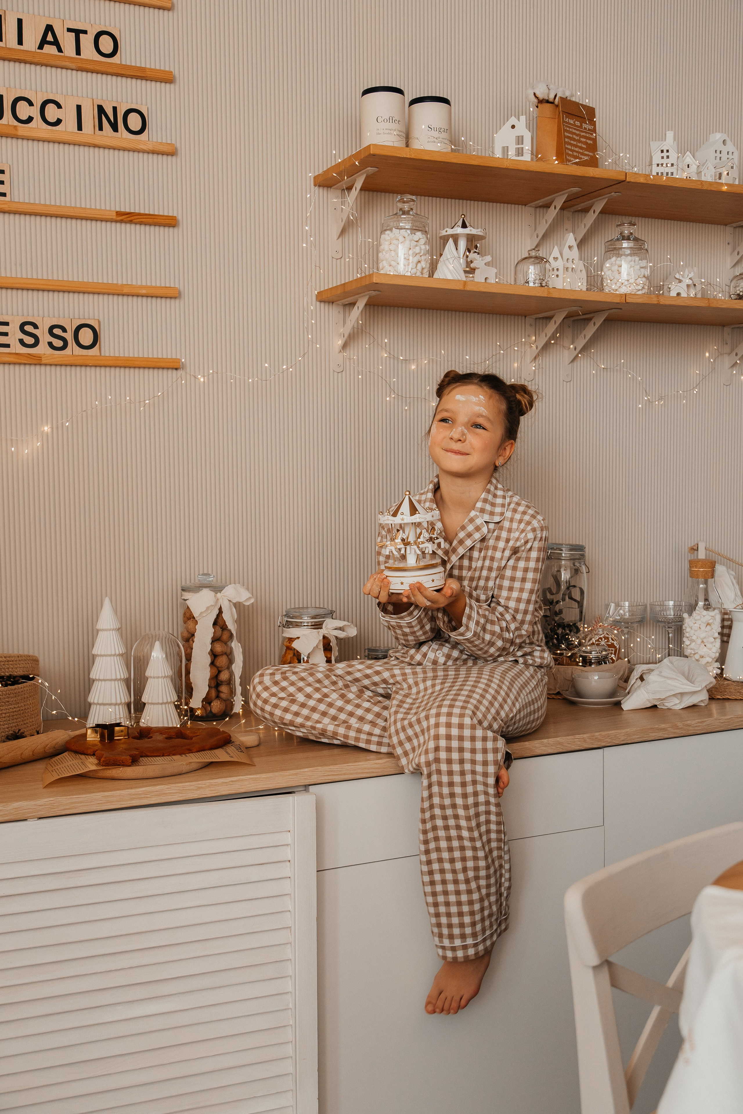 Новогодняя фотосессия в студии в Сочи. Семейный фотограф в Сочи, Лоо, Дагомысе, Вардане Кучумова Олеся